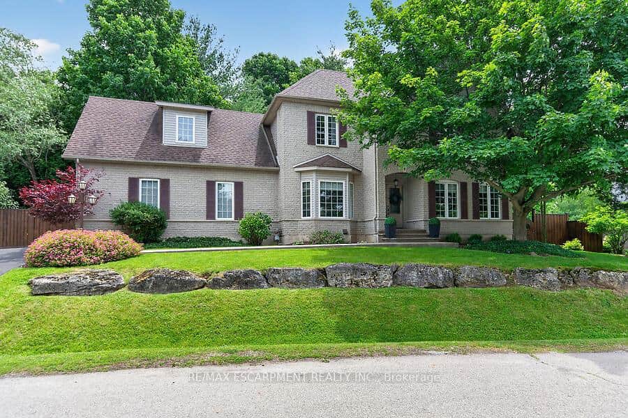 4 Valley Ridge Lane
