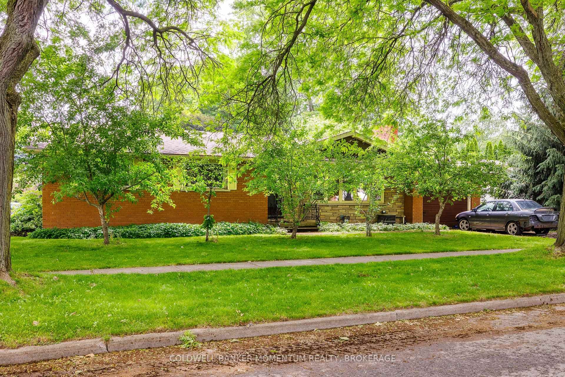 6416 Clare Crescent