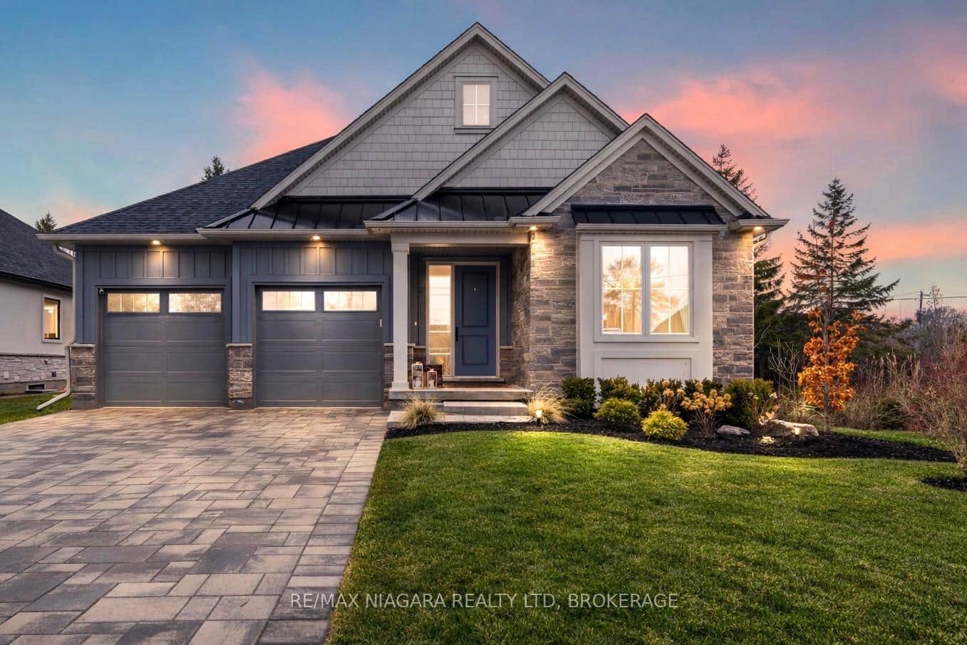 27 MAPLE LEAF Avenue