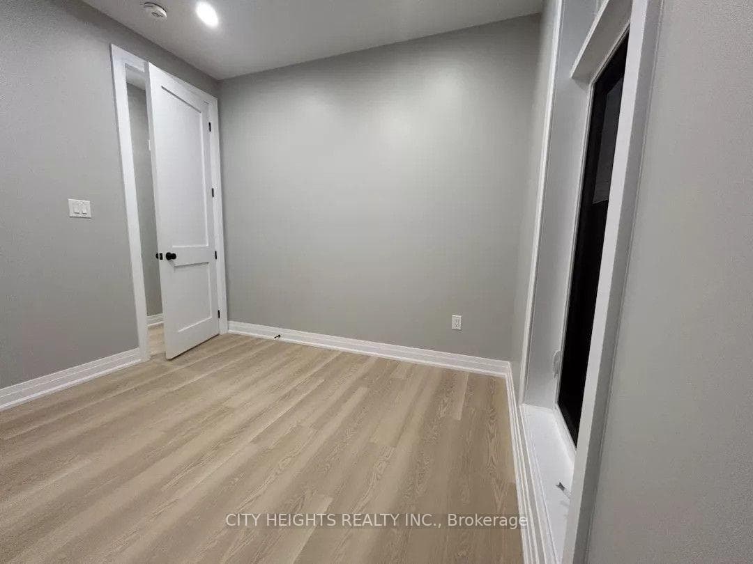 10 Robins Avenue Unit 3