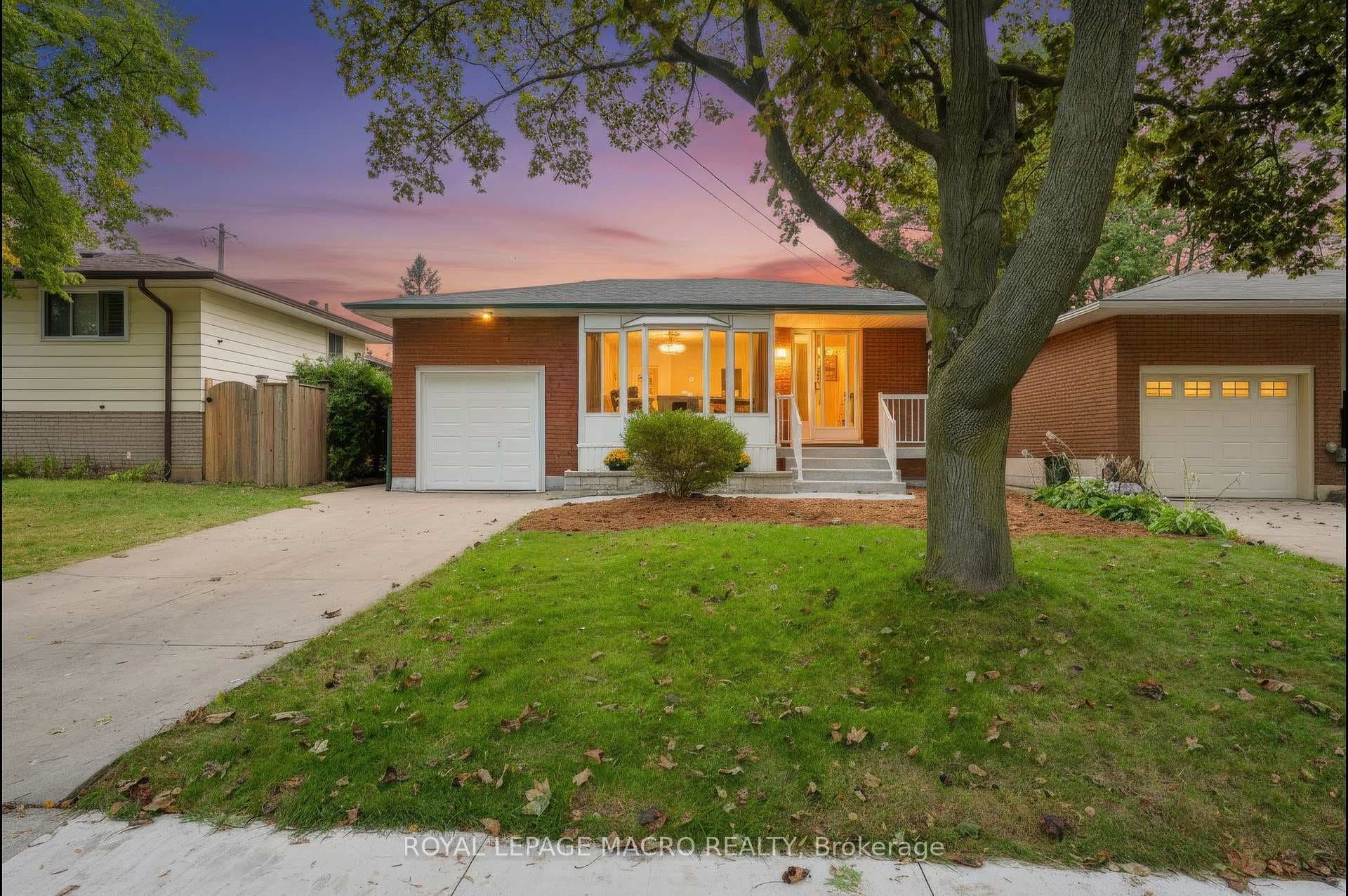 15 Clearwater Drive