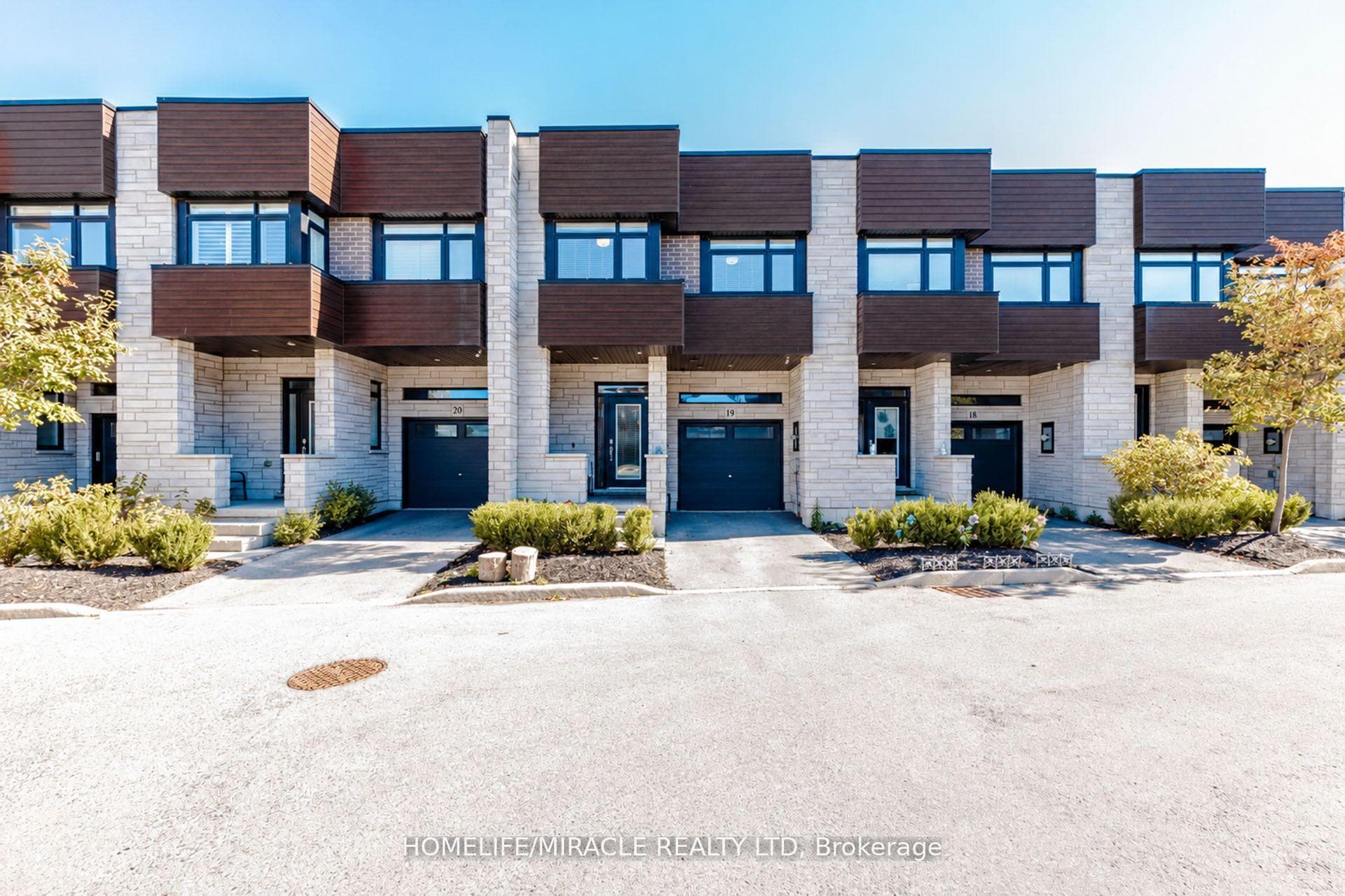 35 Midhurst Heights Unit 19
