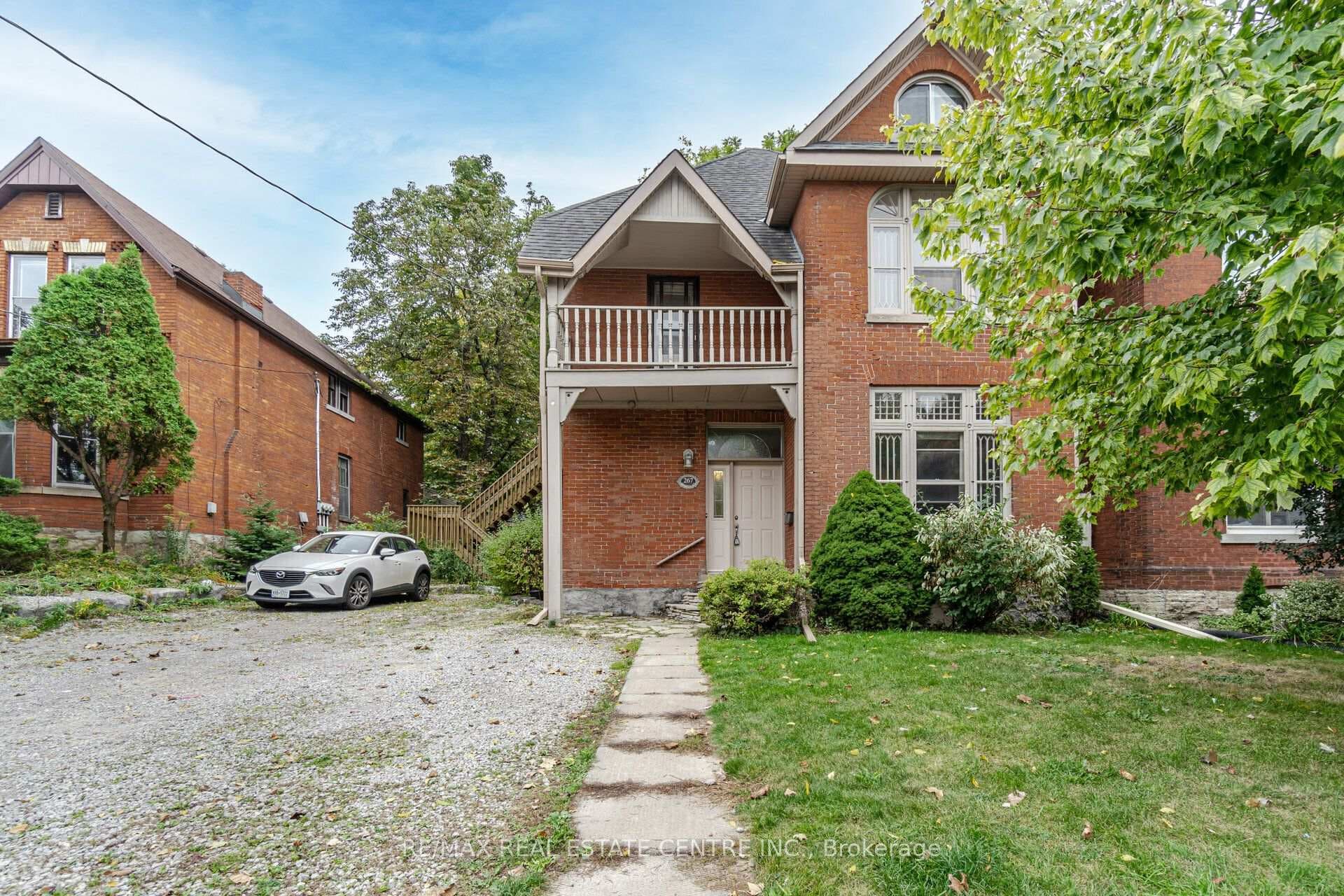267 ABERDEEN Avenue Unit Upper Loft