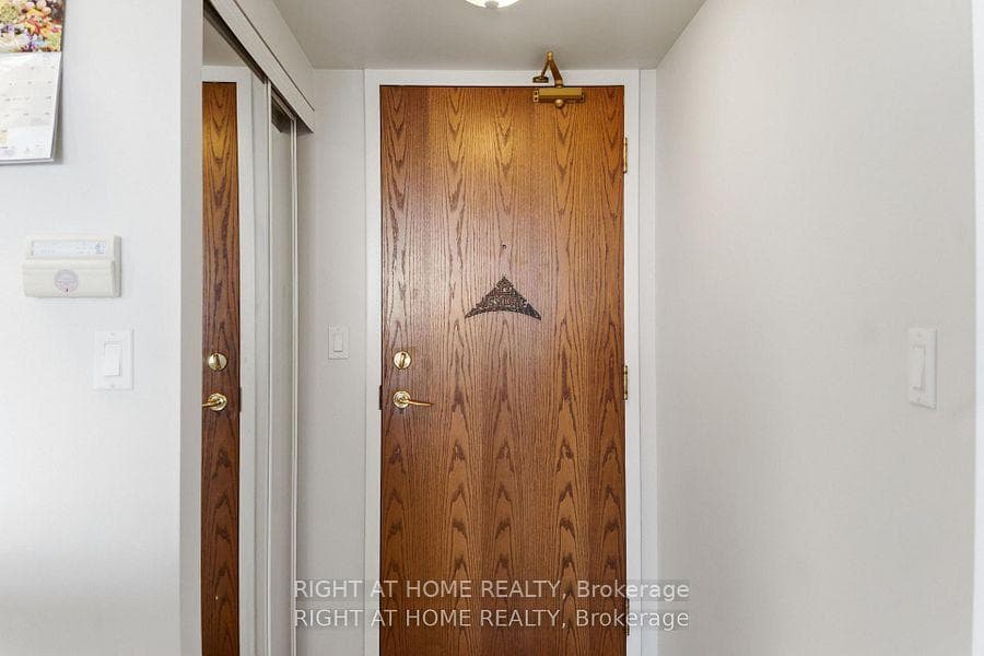 4879 KIMBERMOUNT Avenue Unit 607