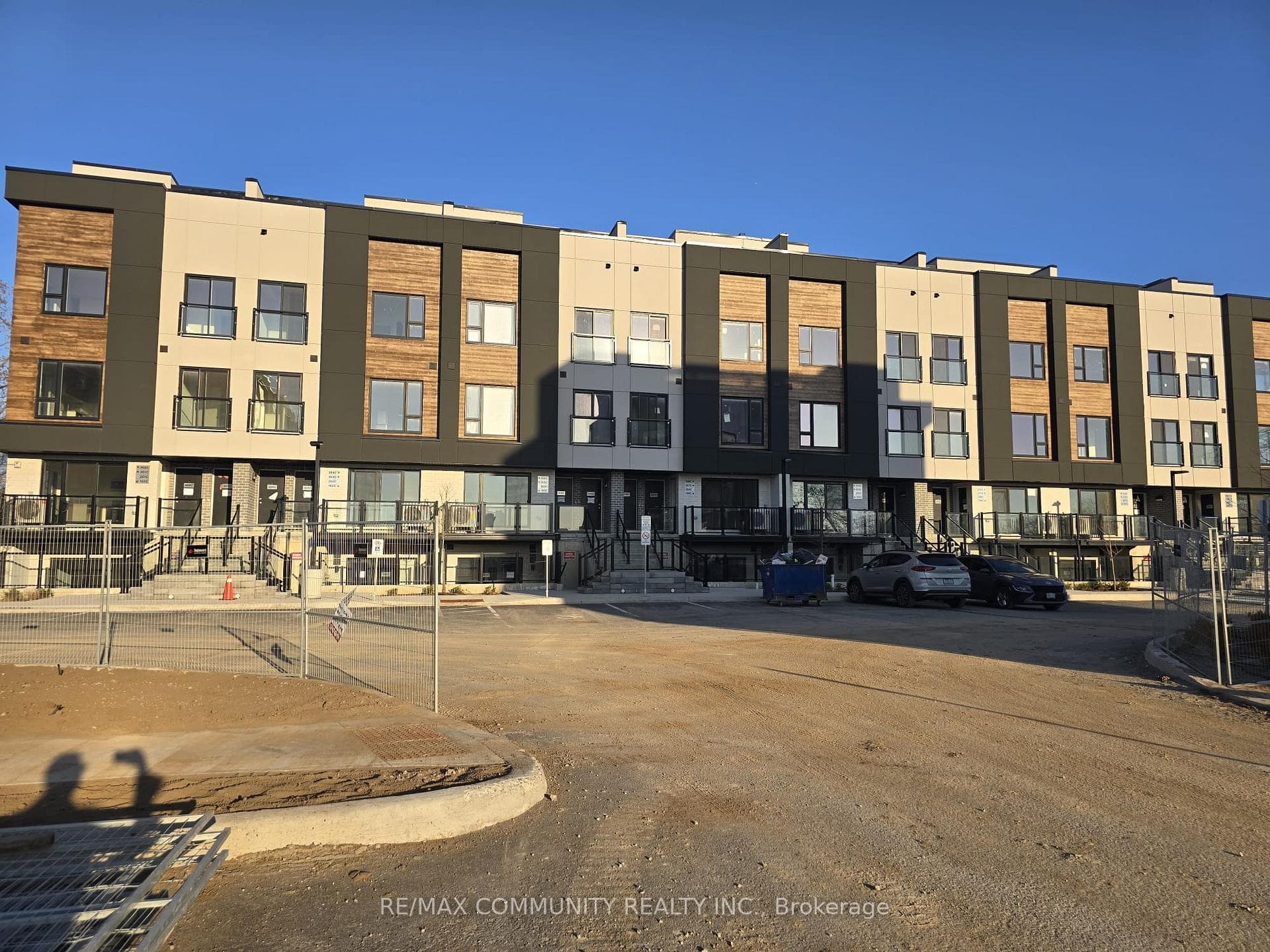 16 Melbourne Avenue Unit 309B