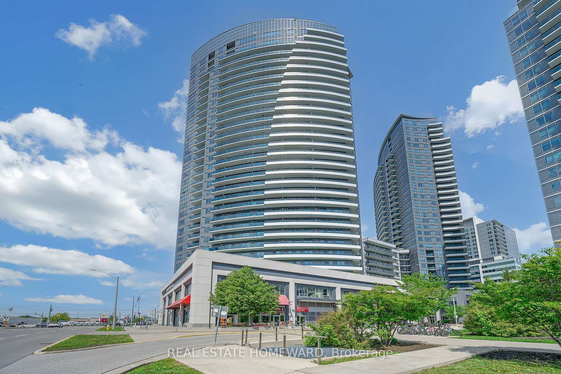 7161 Yonge Street Unit 1525