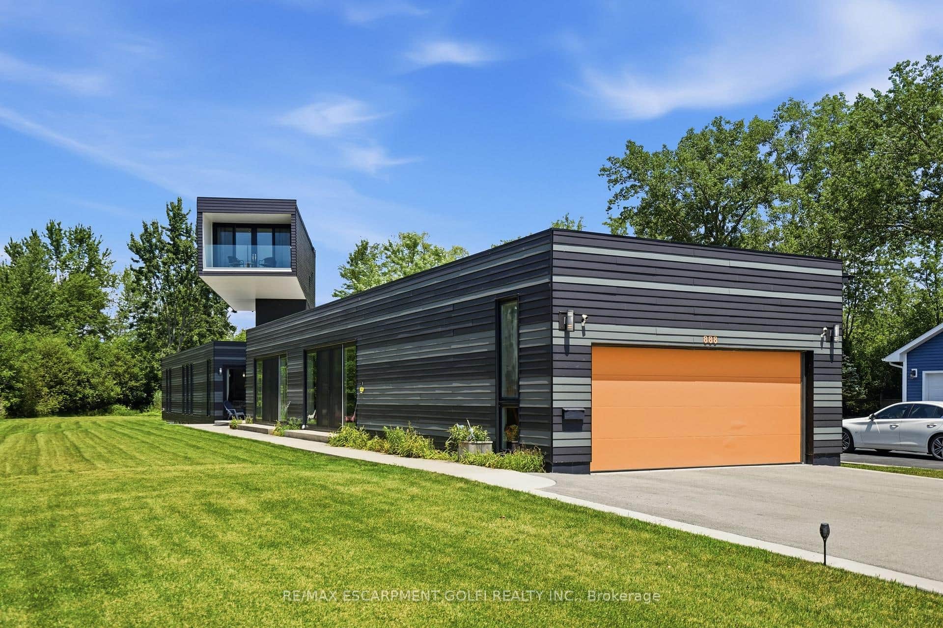 888 Edgemere Road