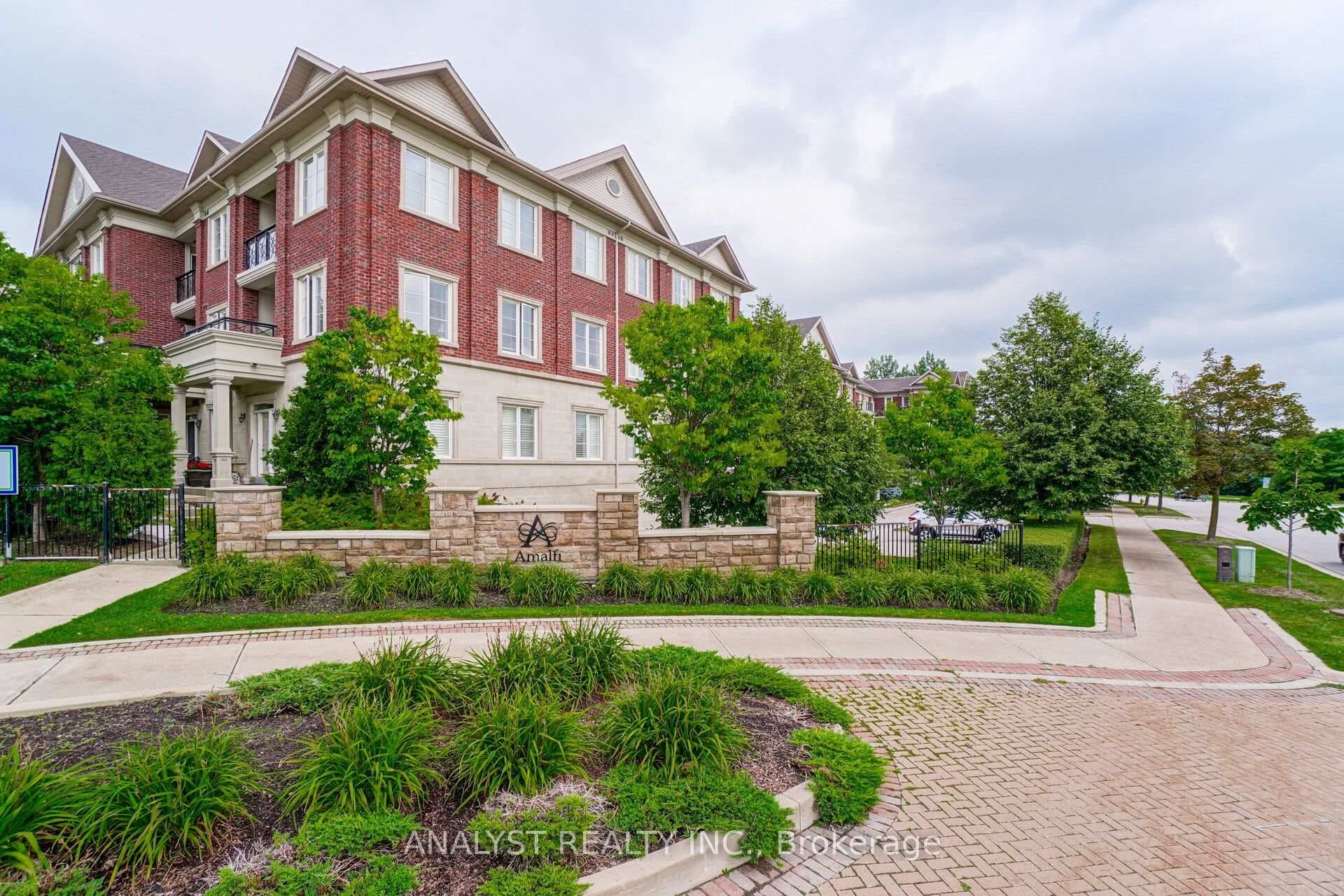 9519 Keele Street Unit 221