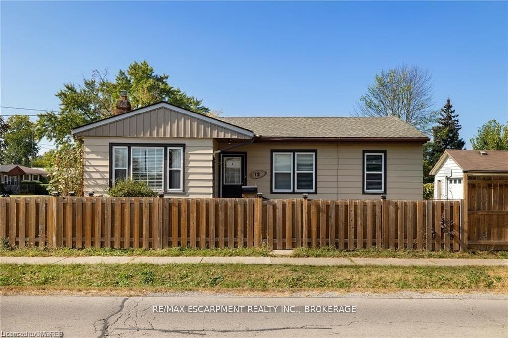 12 Ferndale Avenue Unit Lower