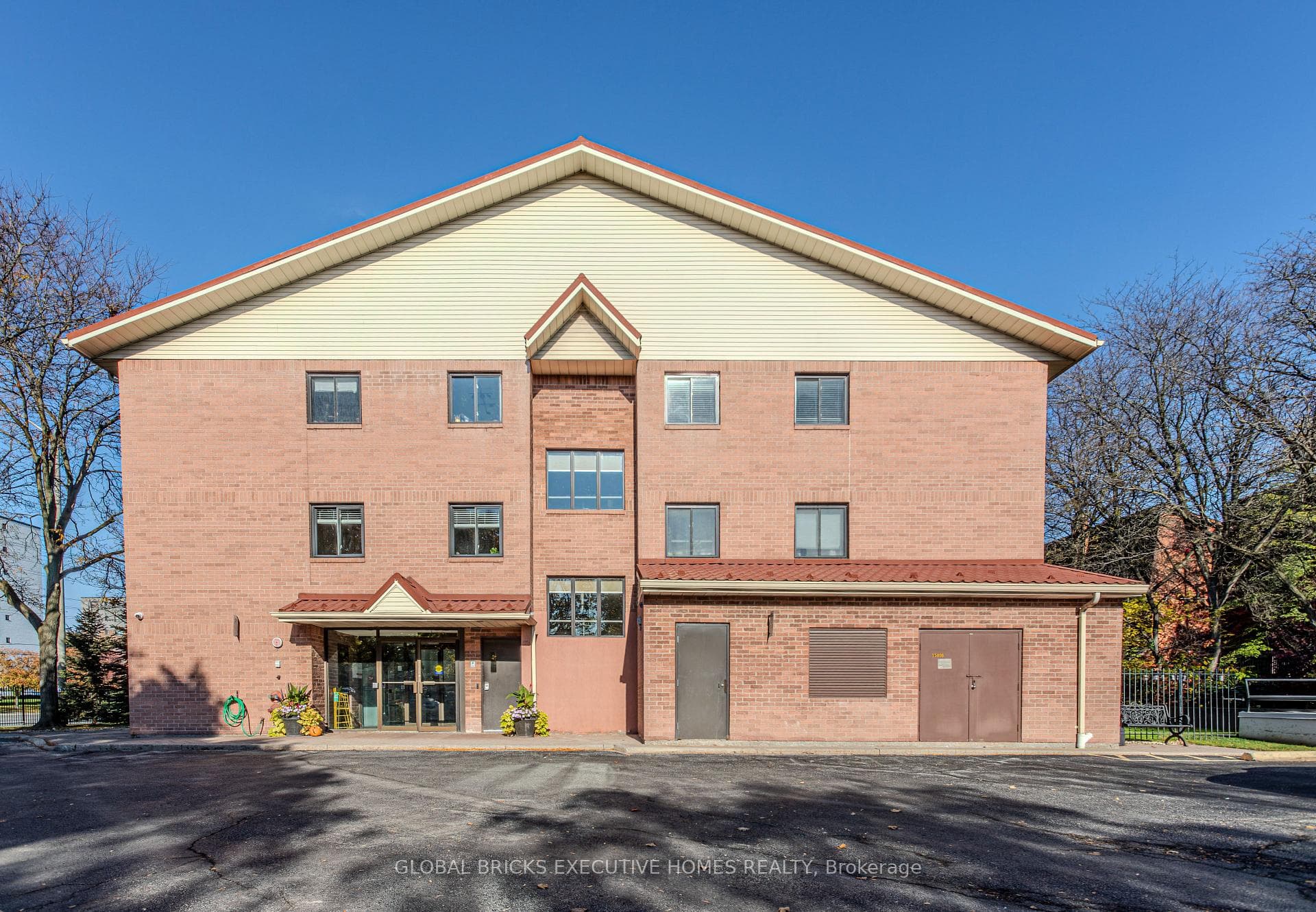 1275 Cornerbrook Place Unit 102