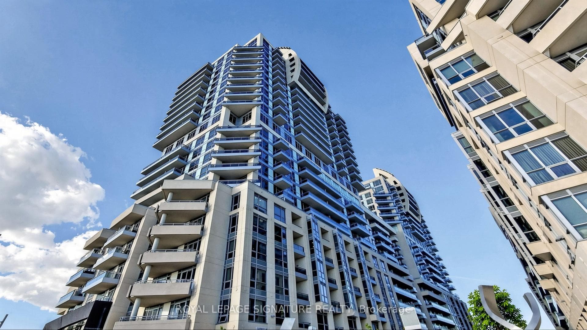 9201 Yonge Street Unit 802