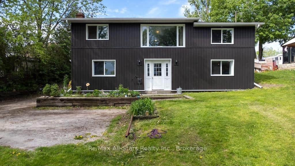 9 Riverside Dr., Willow Glen, Lindsay
