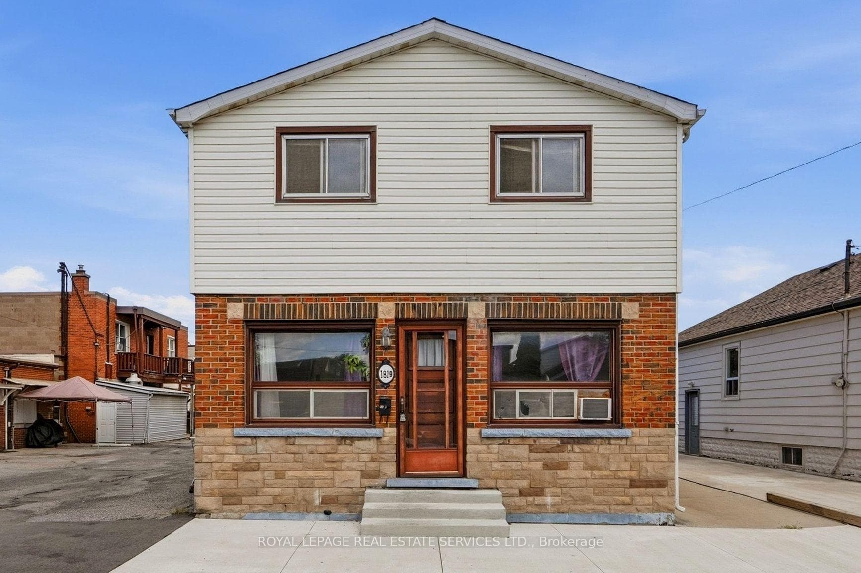 1819 Main Street