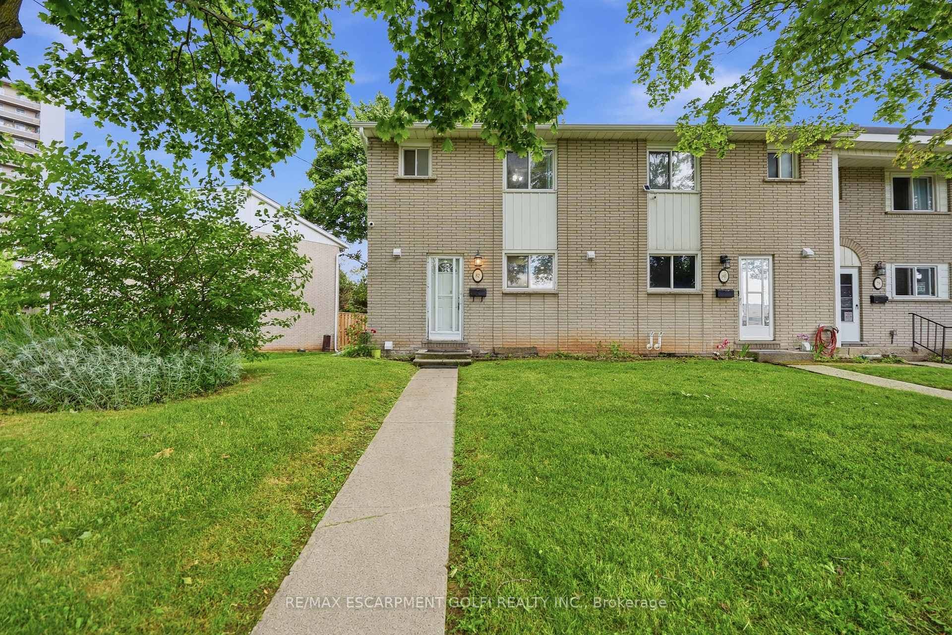 82 Riverdale Drive Unit 14