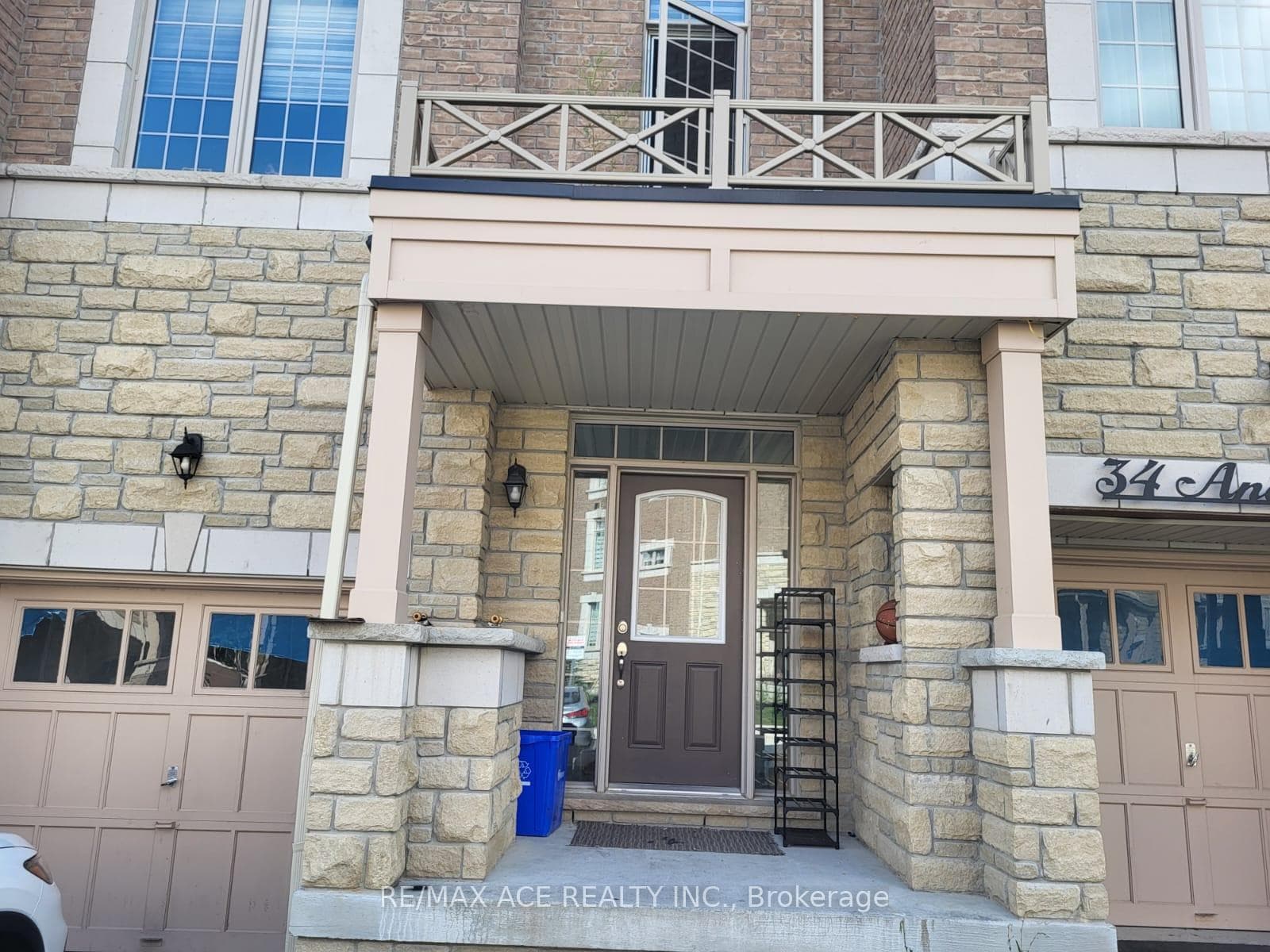32 Andress Way