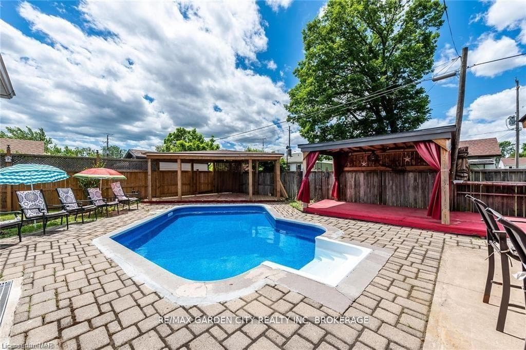 834 DAVID Street Unit UPPER