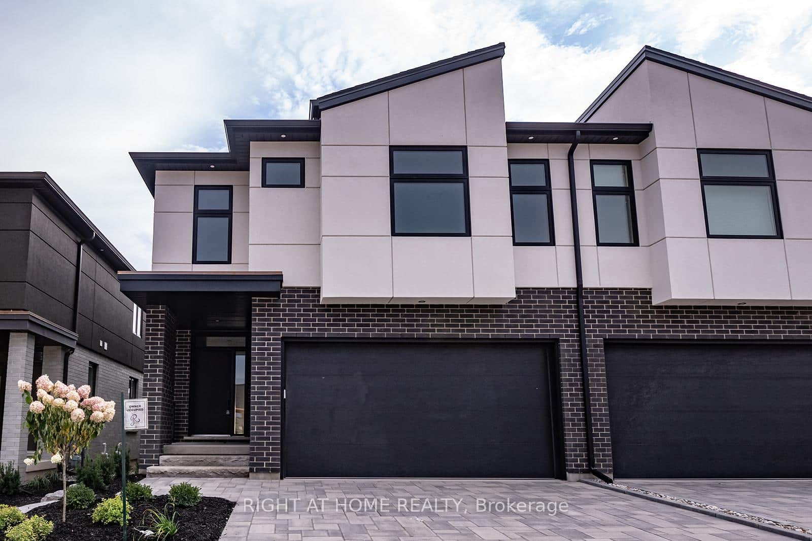 3909 Mitchell Crescent