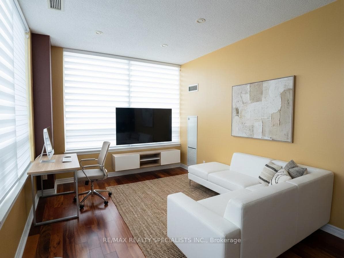 3504 Hurontario Street Unit 307