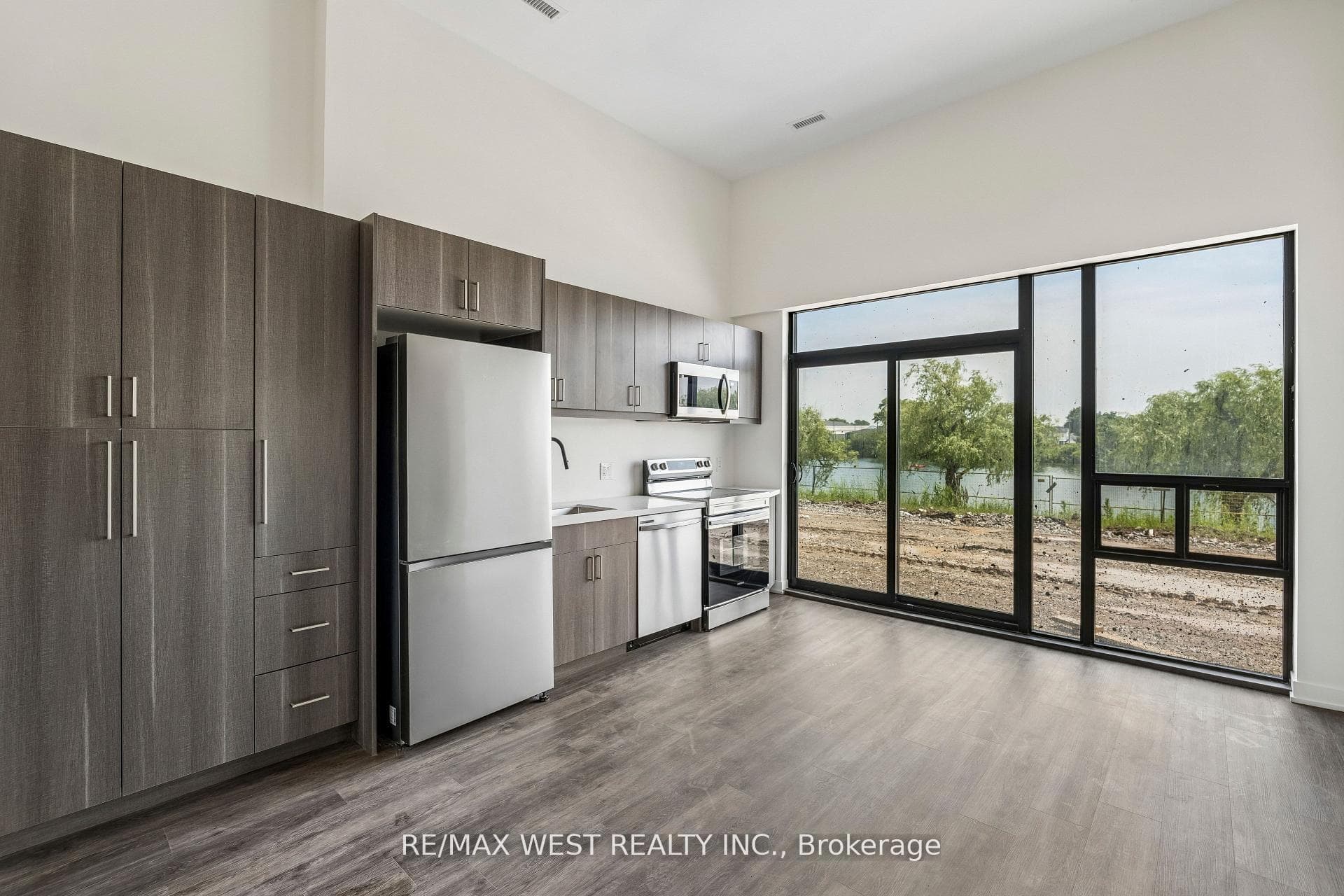 350 Prince Charles Drive Unit 114
