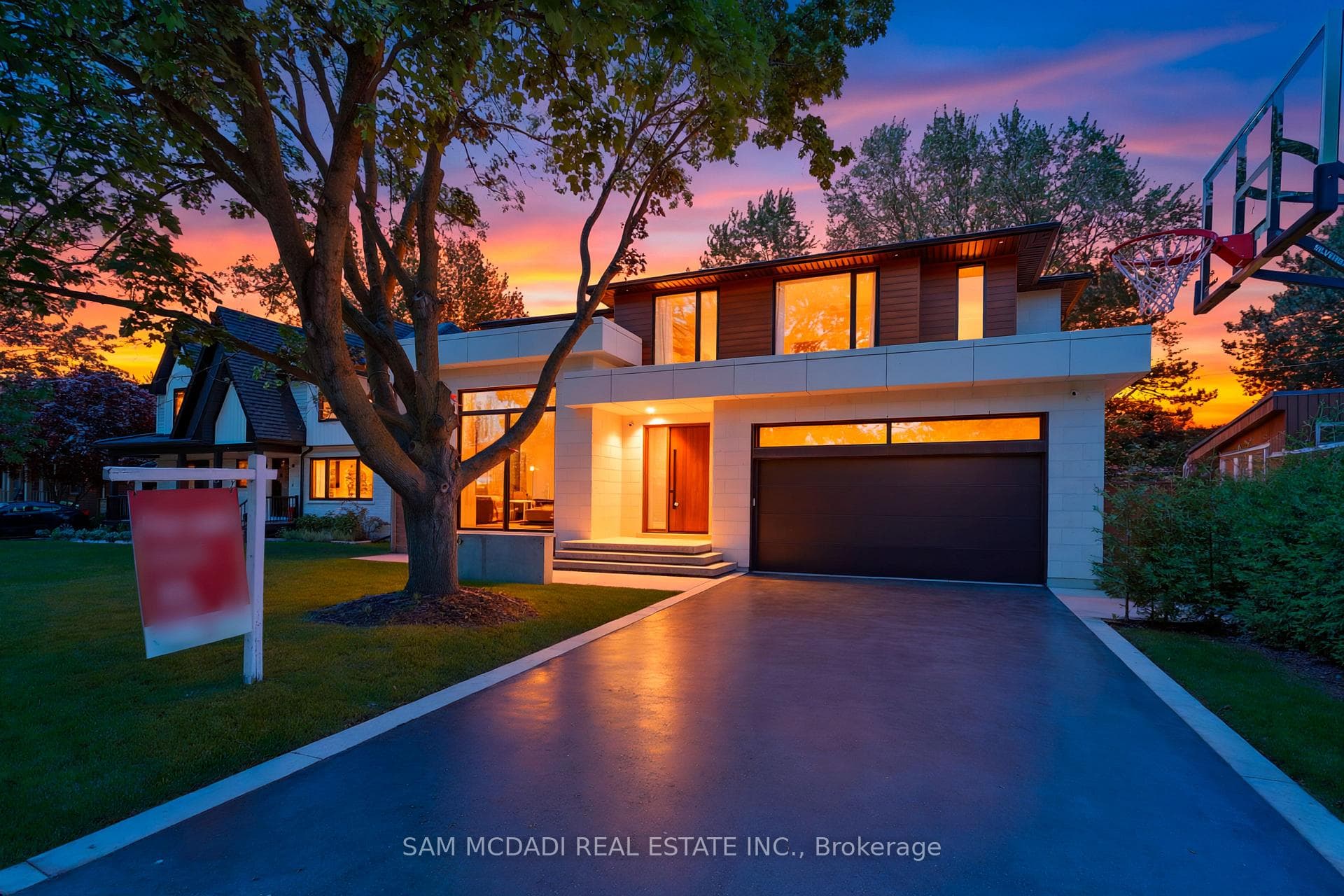 2186 Harcourt Crescent