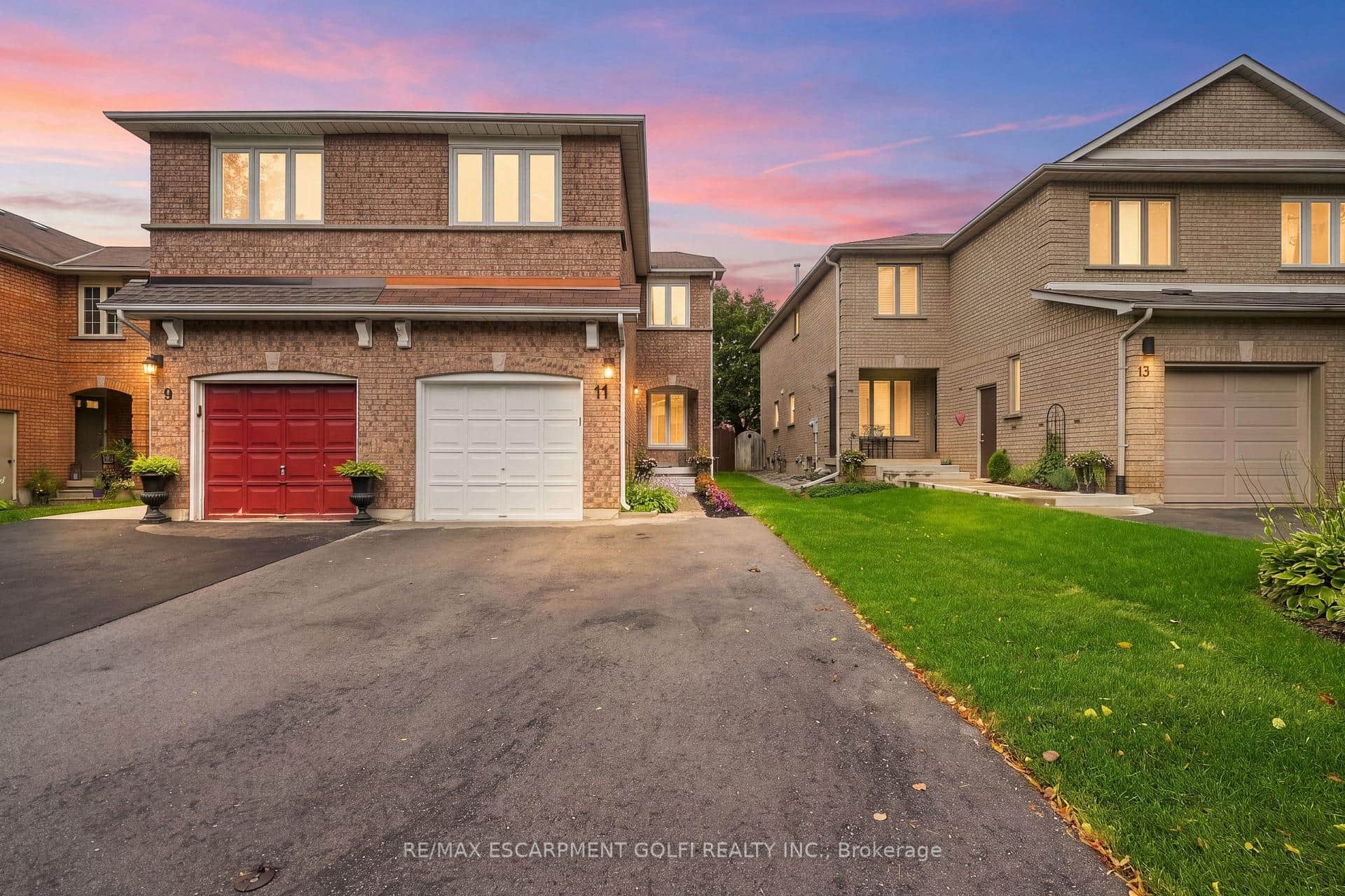 11 Wakefield Lane