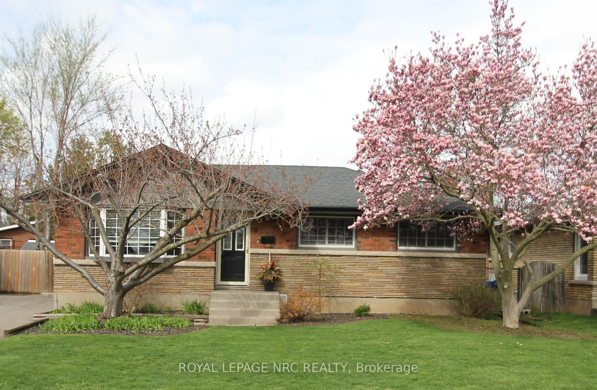 9 Greenhill Drive