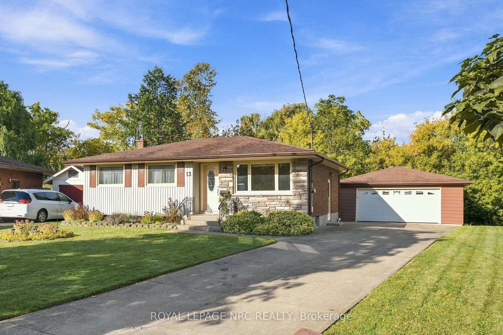 13 Hardwood Grove