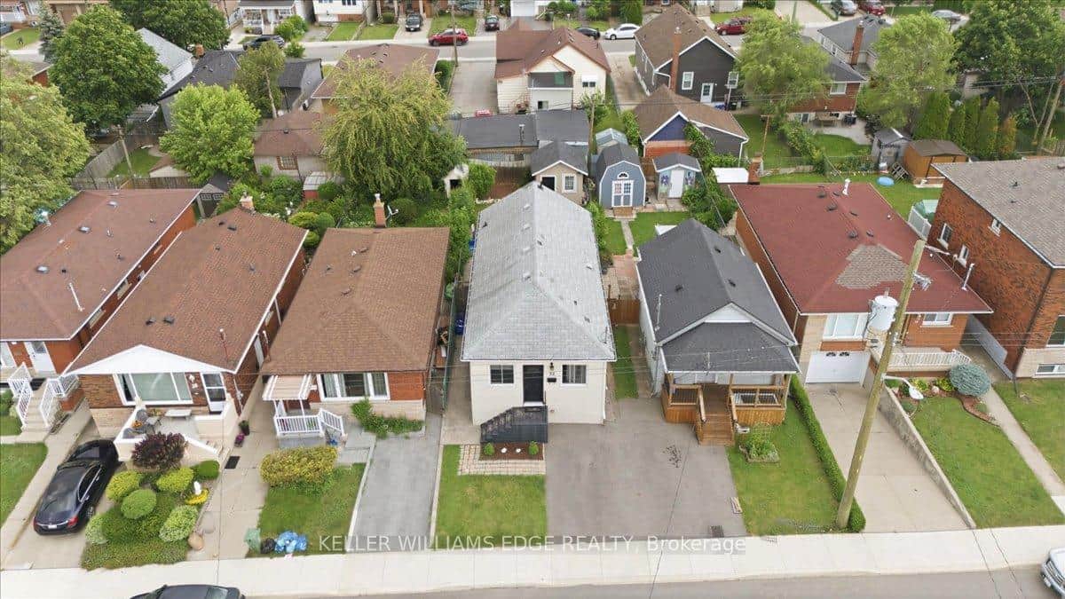 22 Delena Avenue
