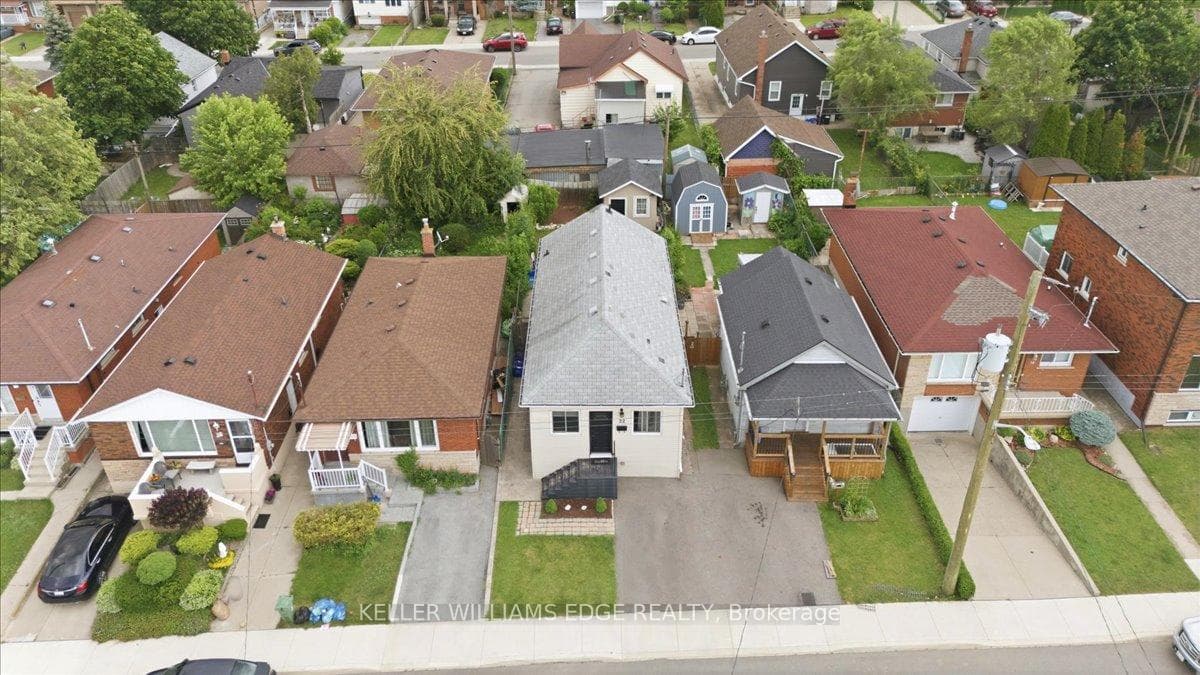 22 Delena Avenue
