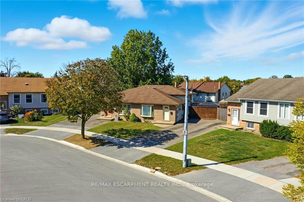 30 Rainbow Court