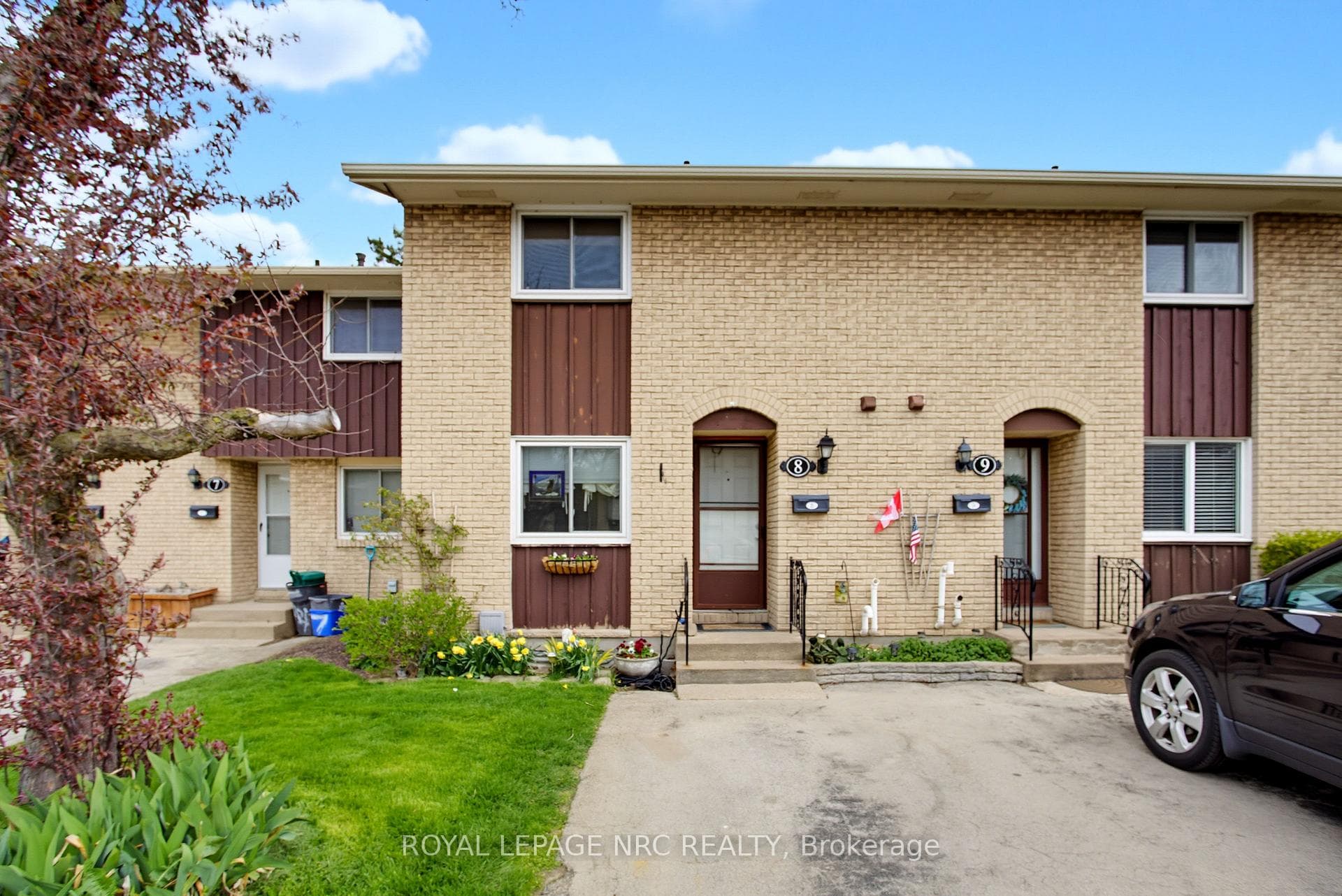 50 LAKESHORE Road Unit 8