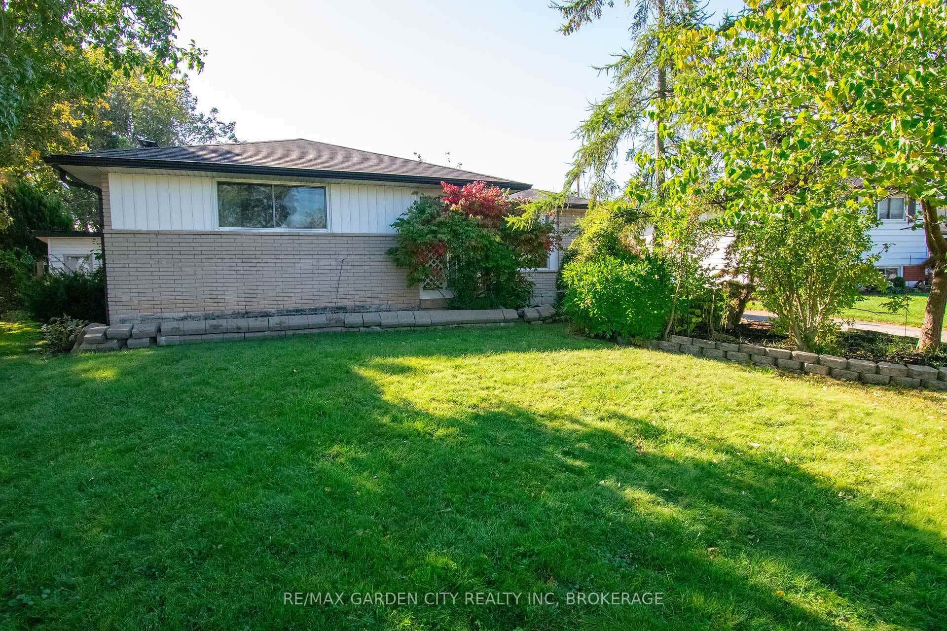 15 Karen Crescent