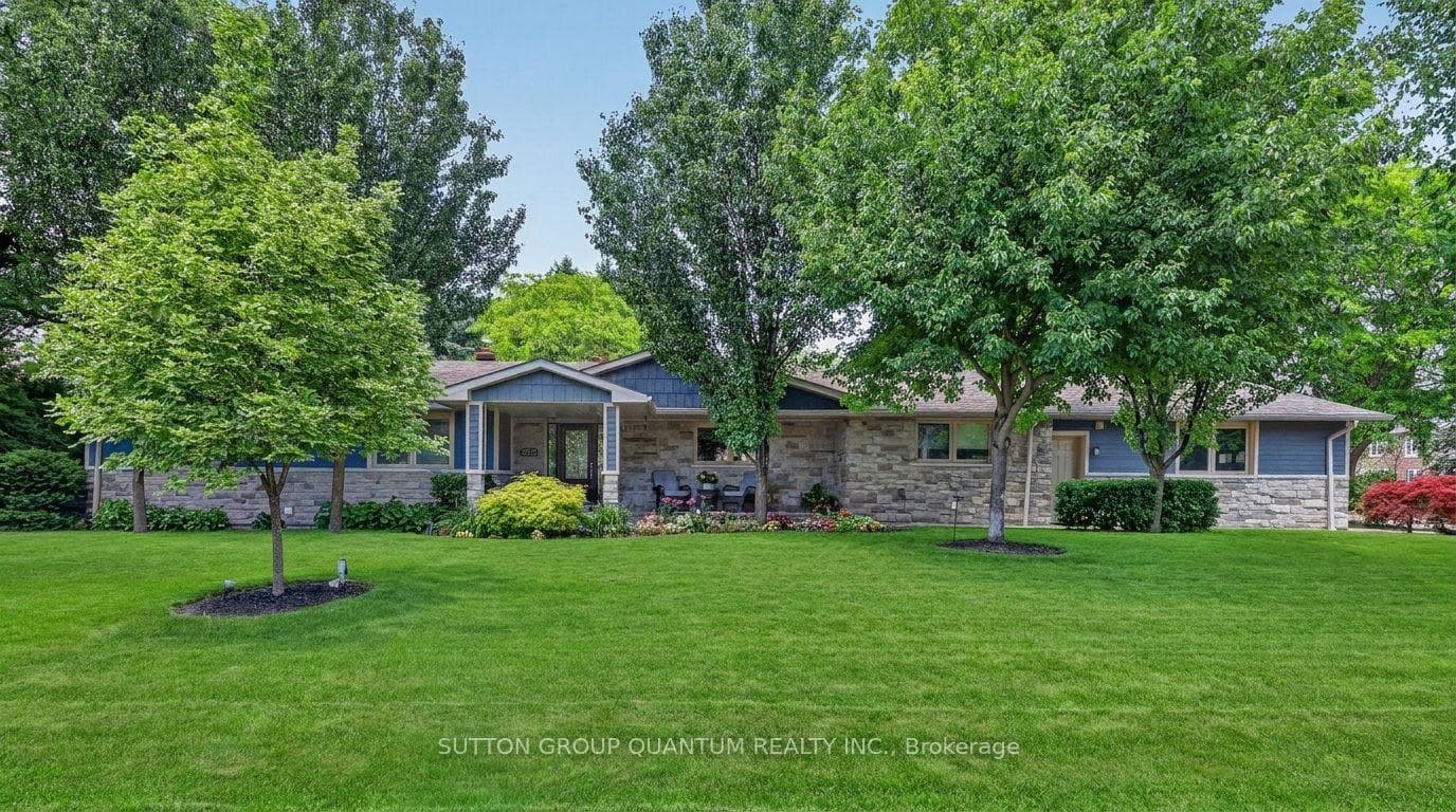 2233 Oneida Crescent
