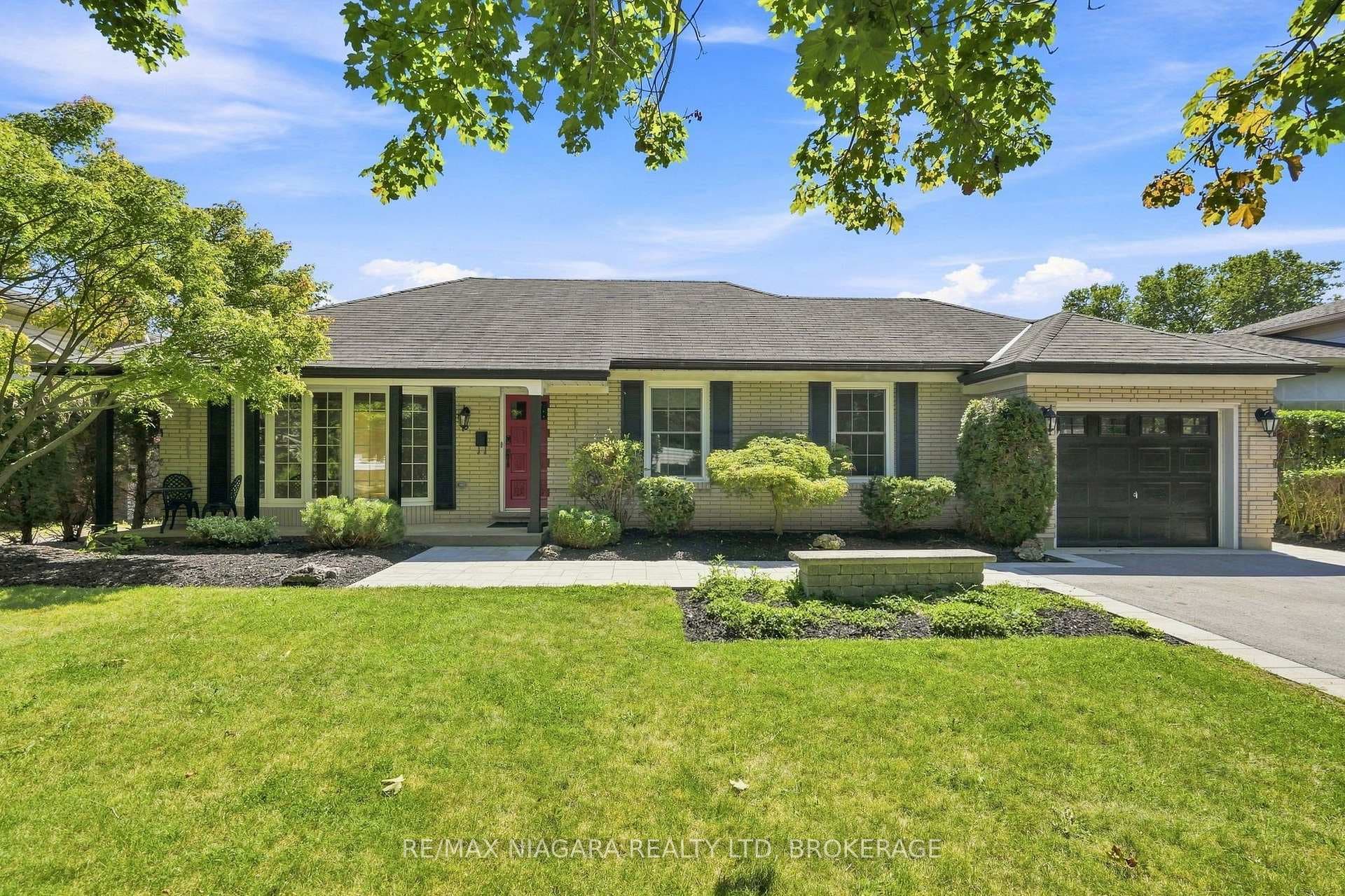 6 Royal Oak Drive