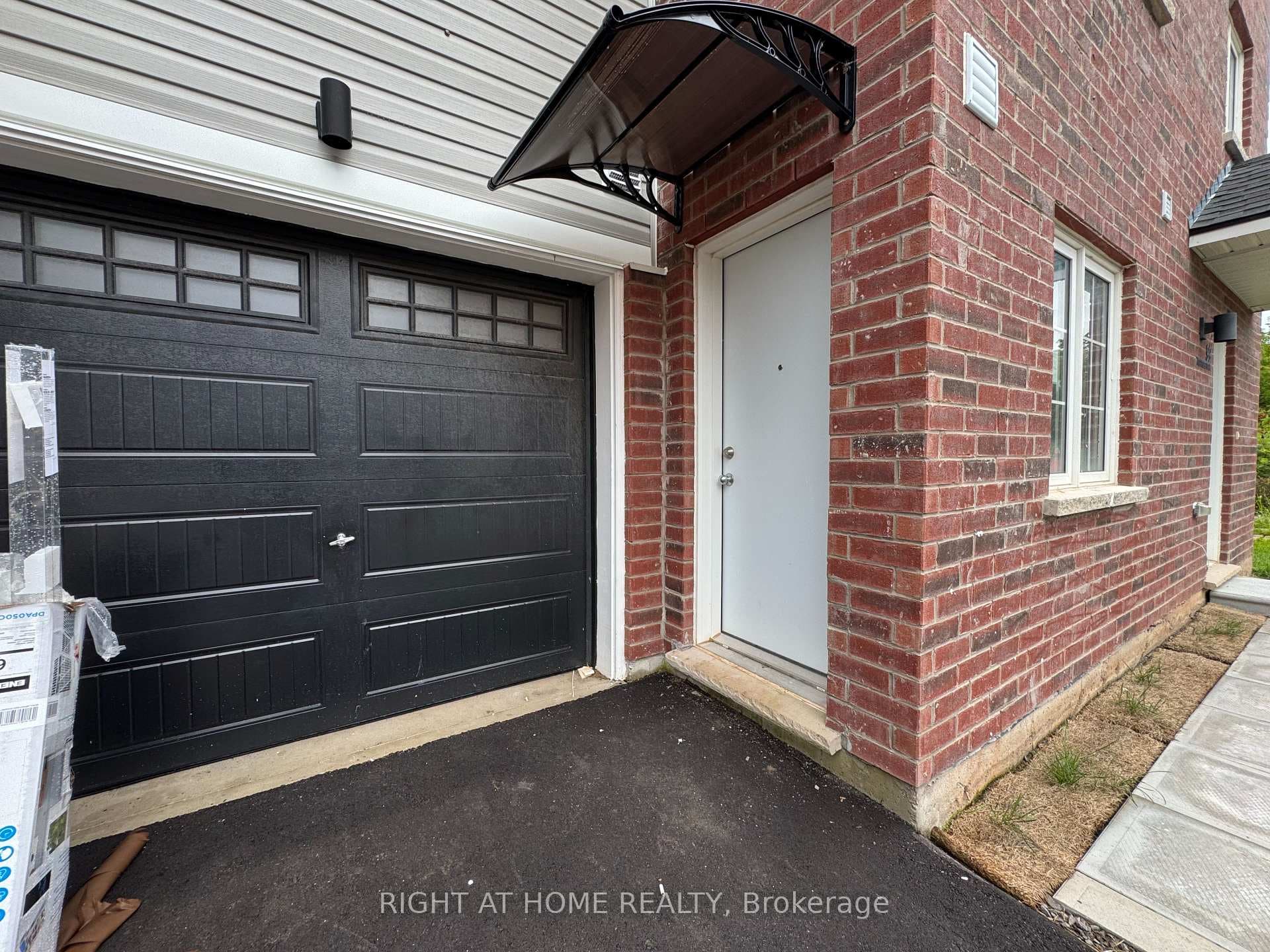 99 Highriver Trail Unit (LOWER)