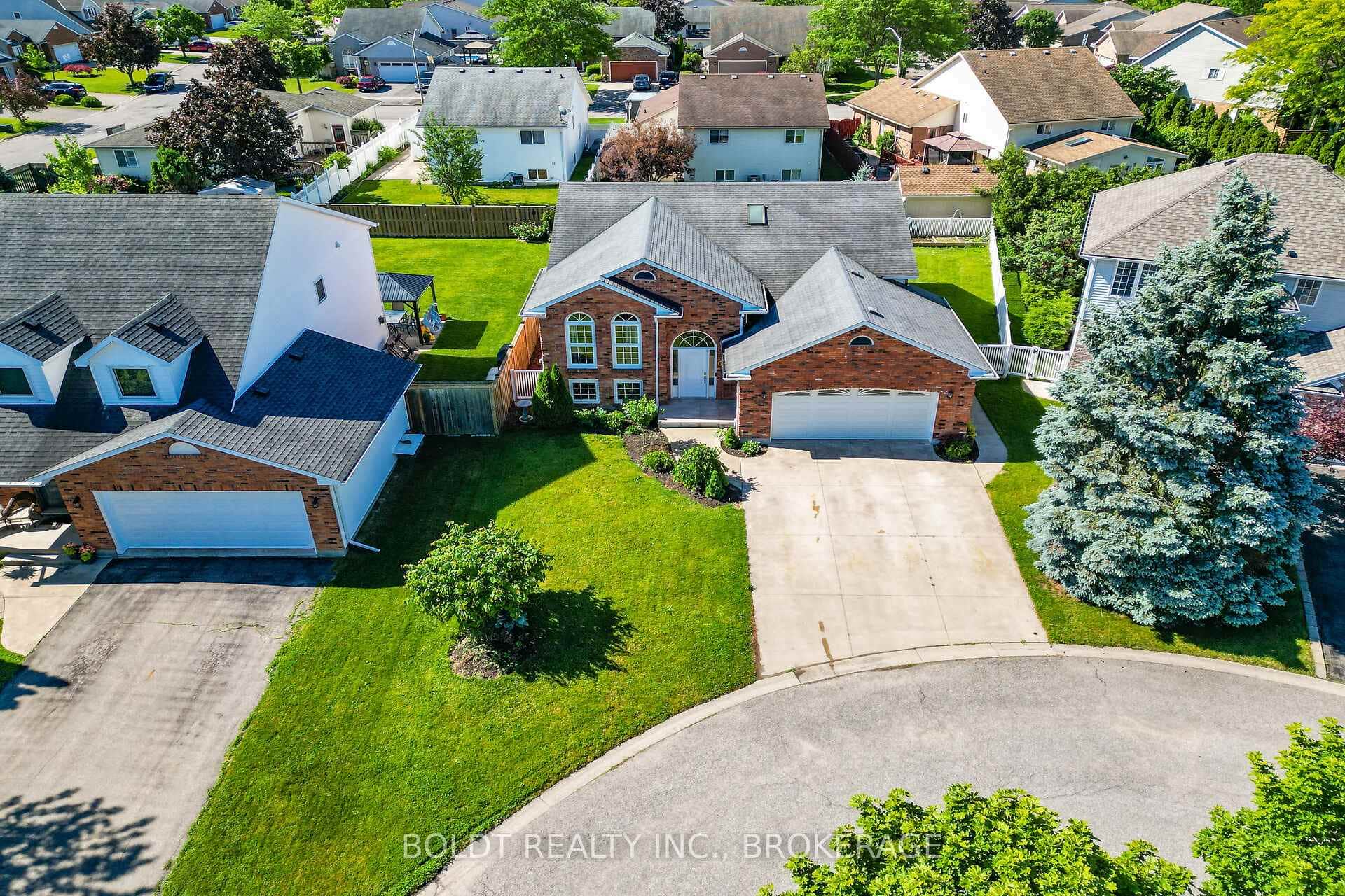 6 Cedar Court