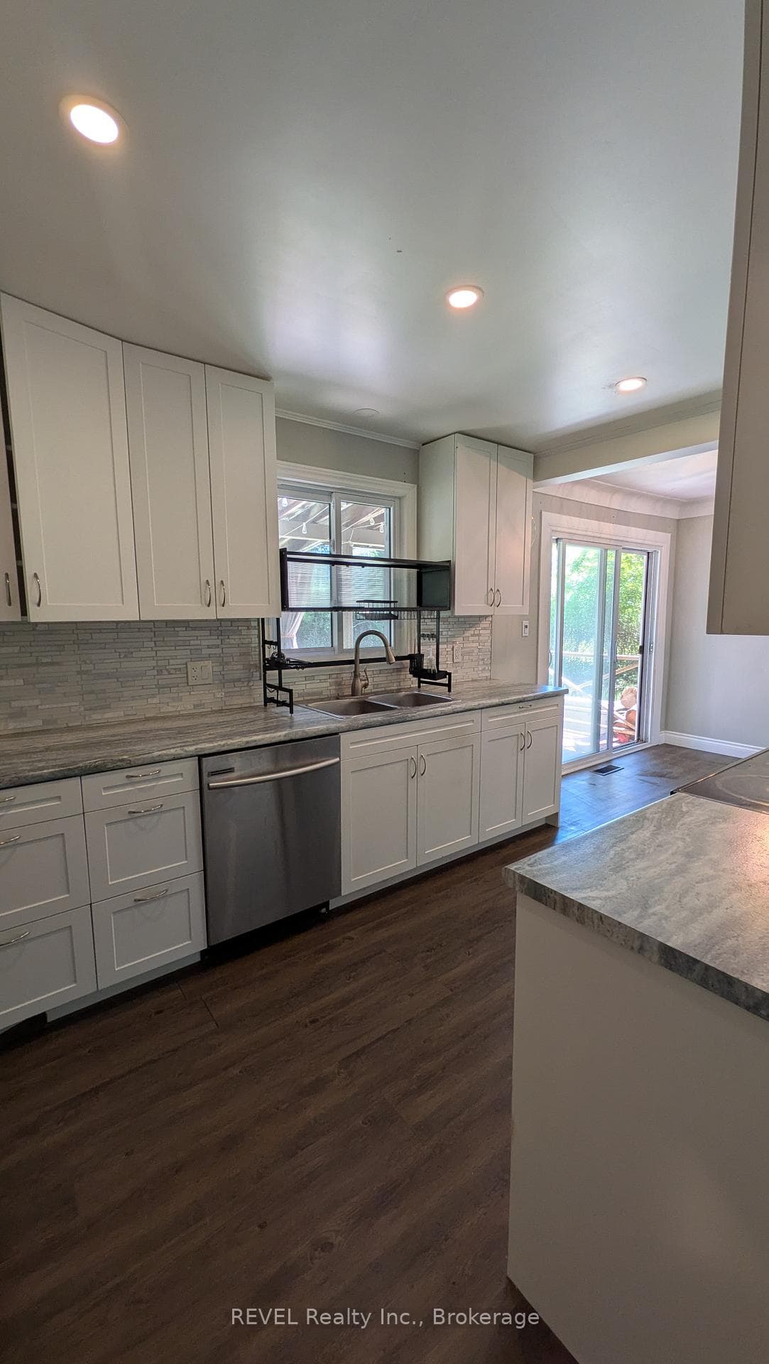3204 Saint Paul Avenue Unit Main Floor