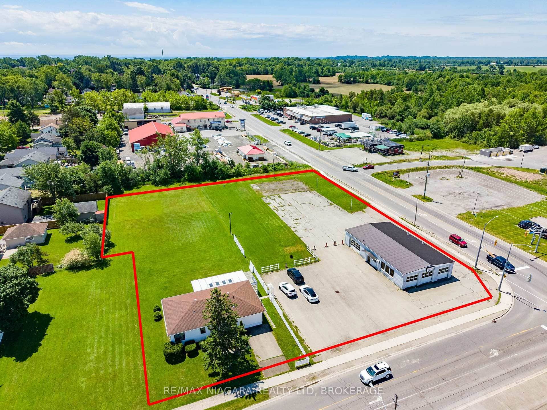 1.376 Commercial & Residential Property