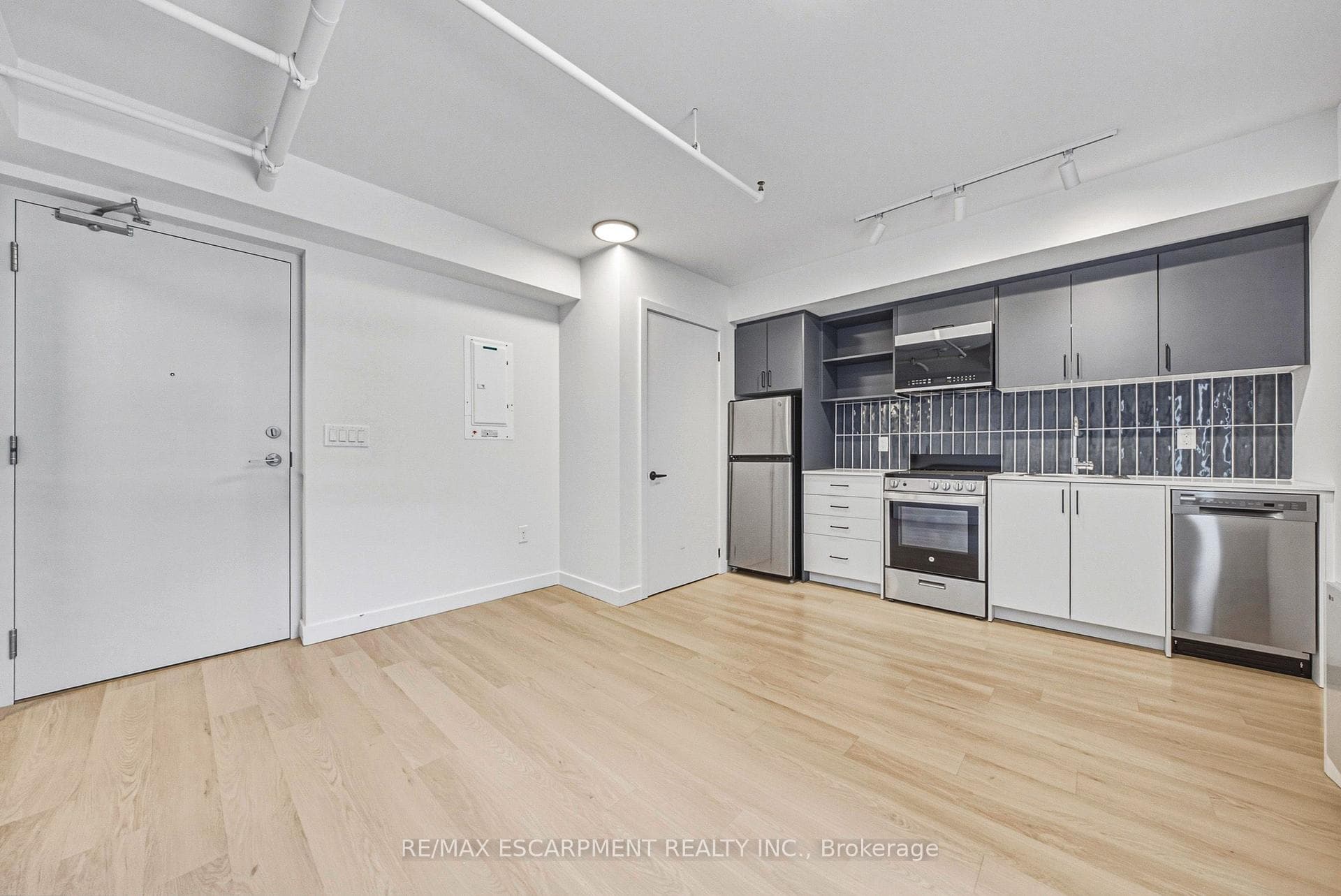 325 James Street Unit 206