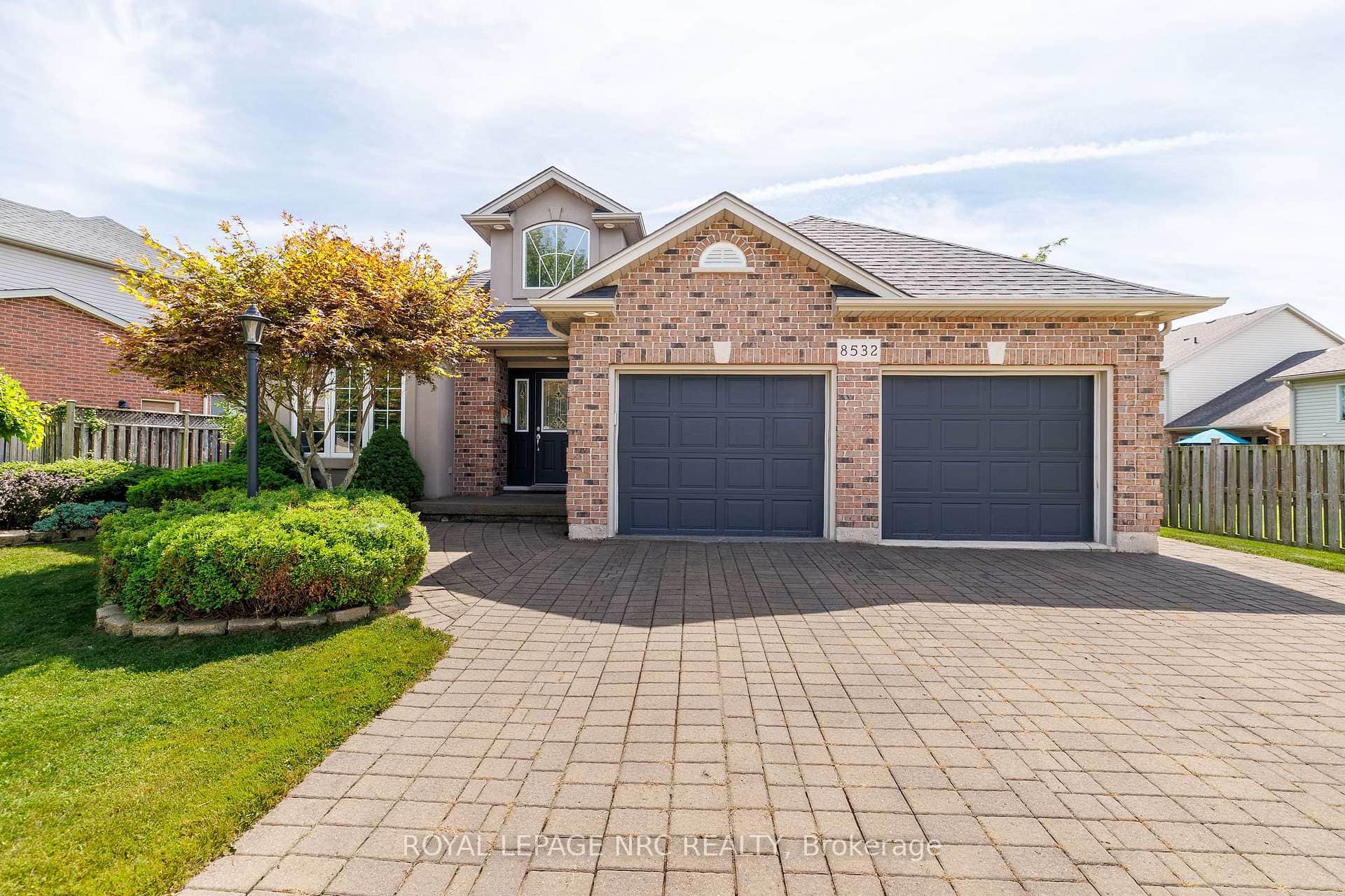 8532 HEIKOOP Crescent
