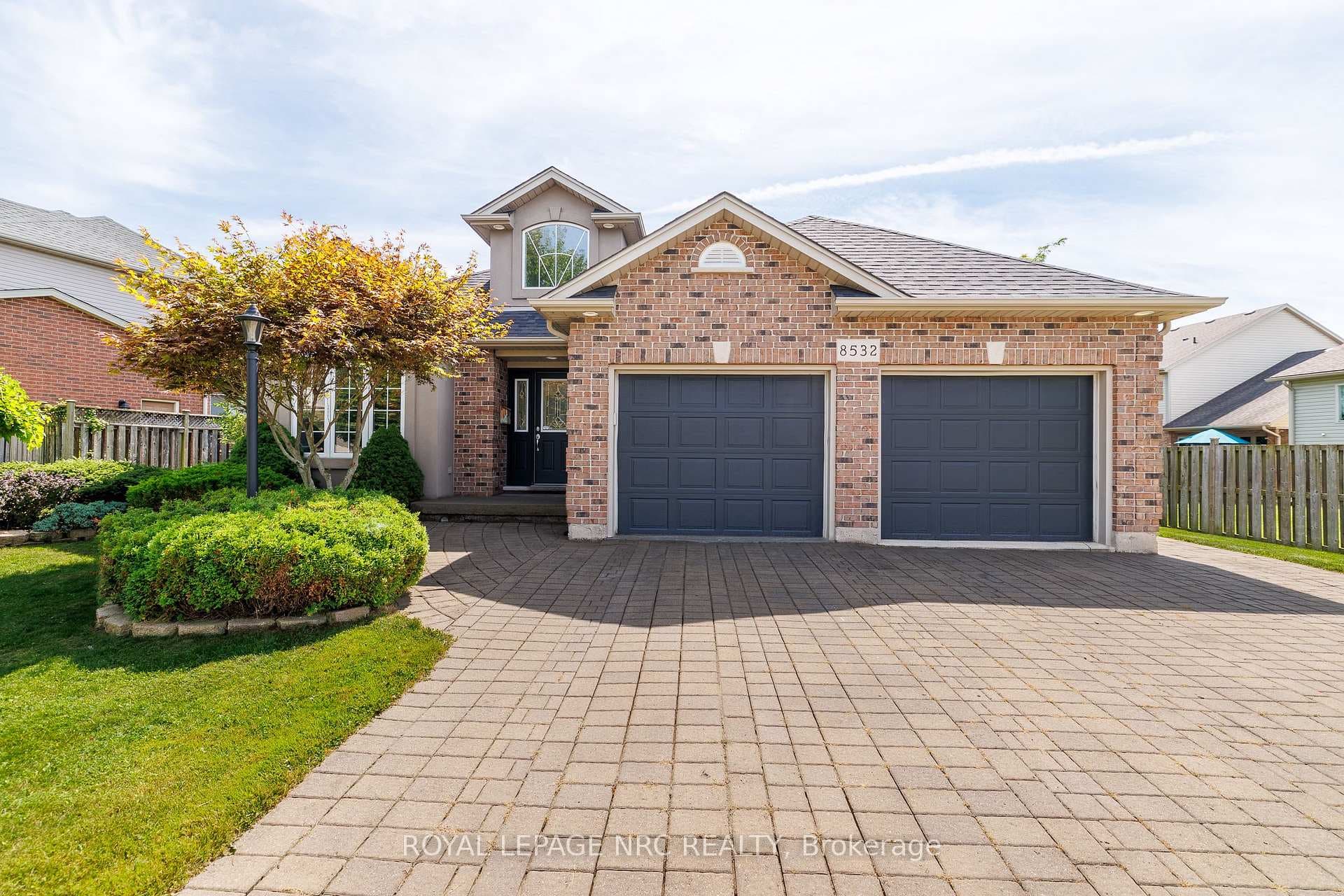 8532 HEIKOOP Crescent