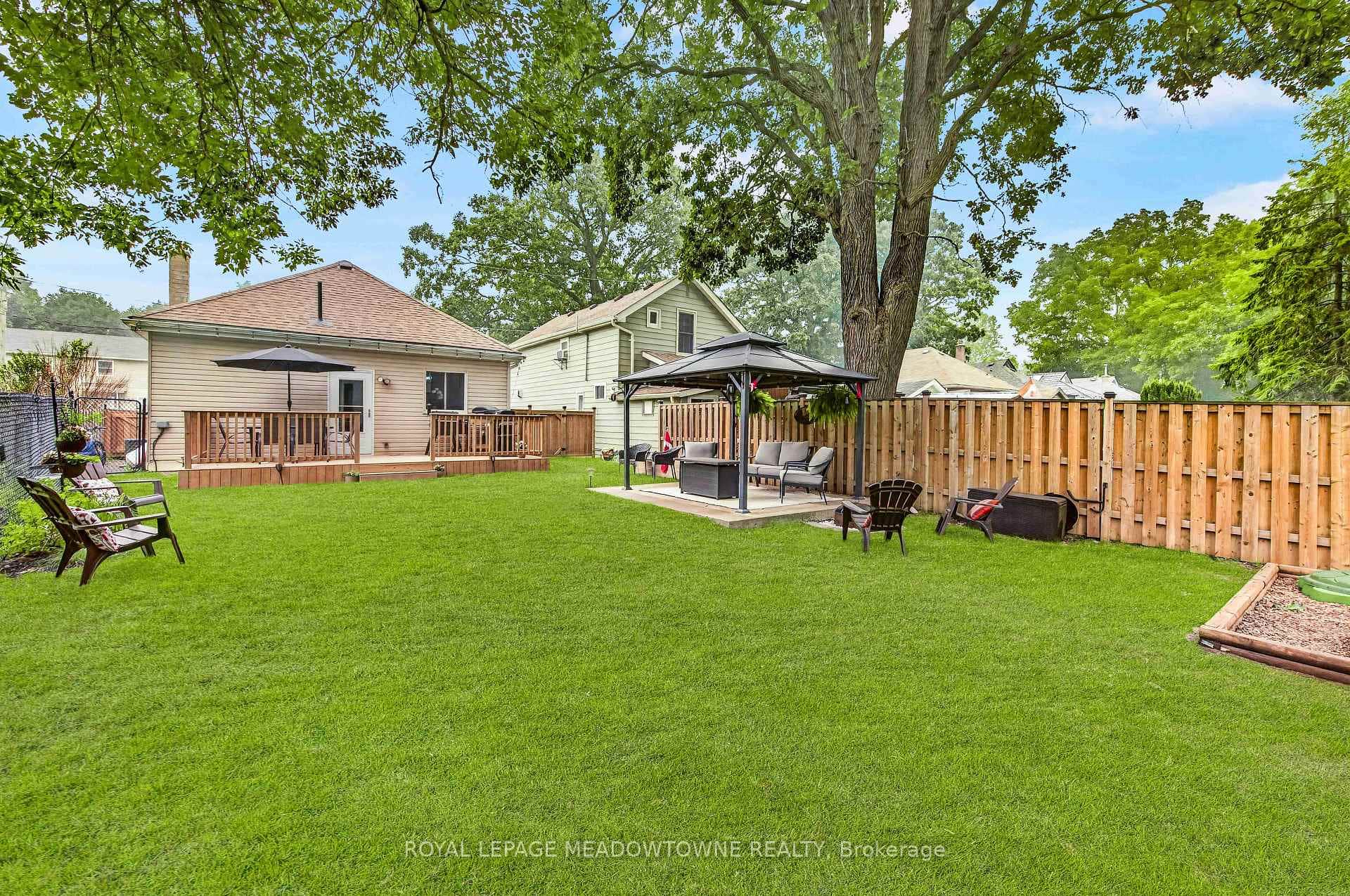 11 Stirton Avenue