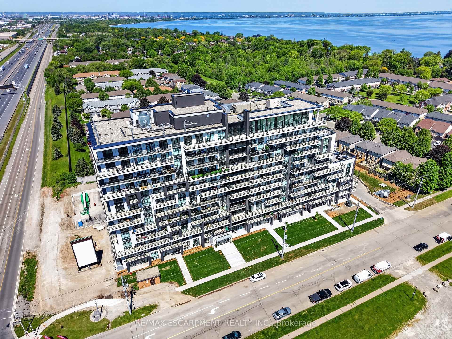 461 Green Road Unit 901