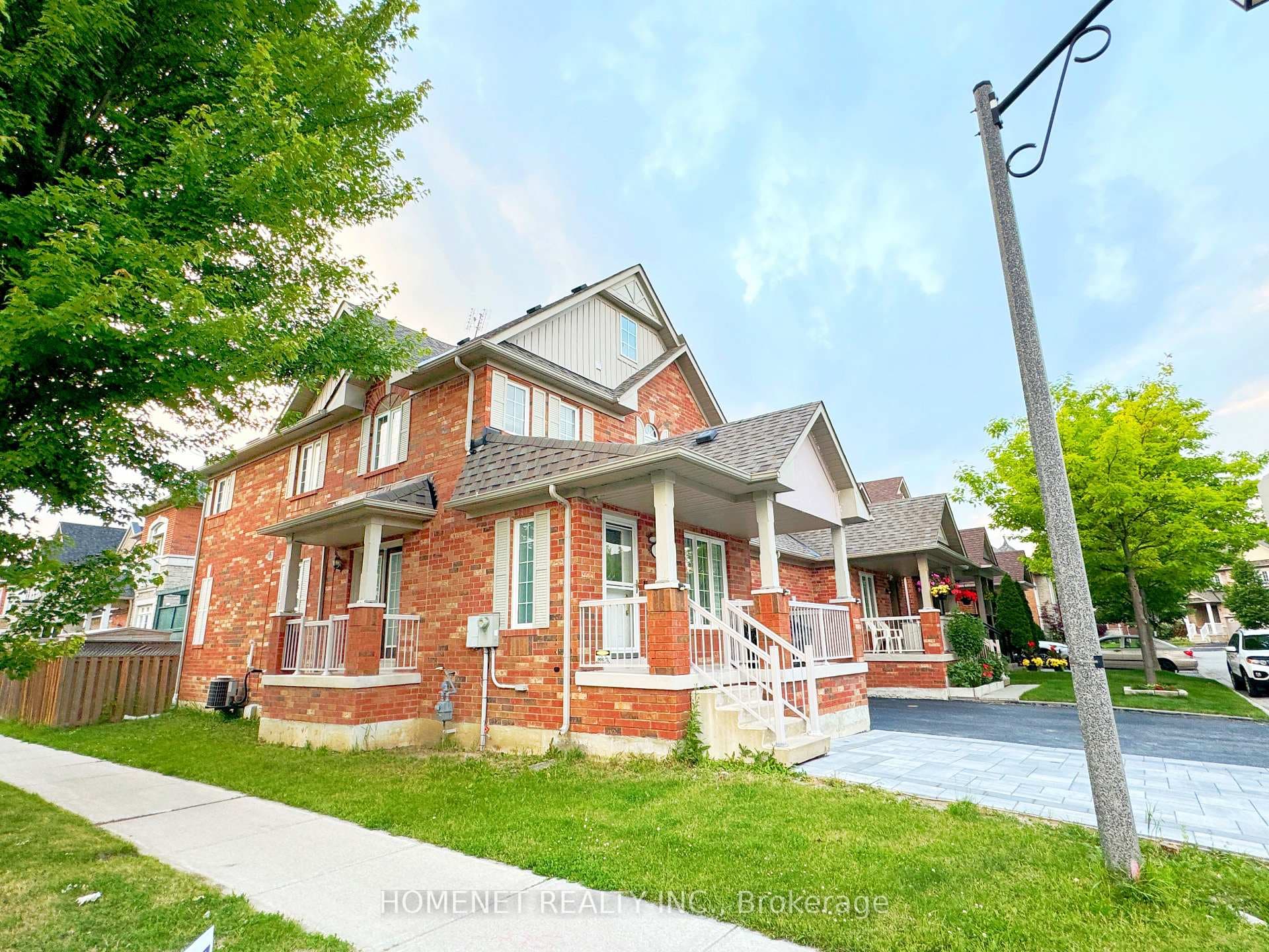 2 Stotts Crescent