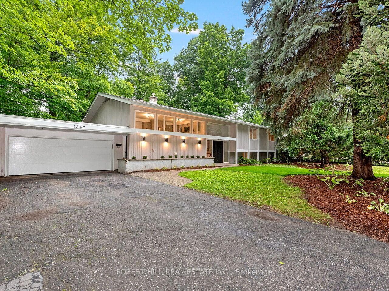 1847 Will Scarlett Drive