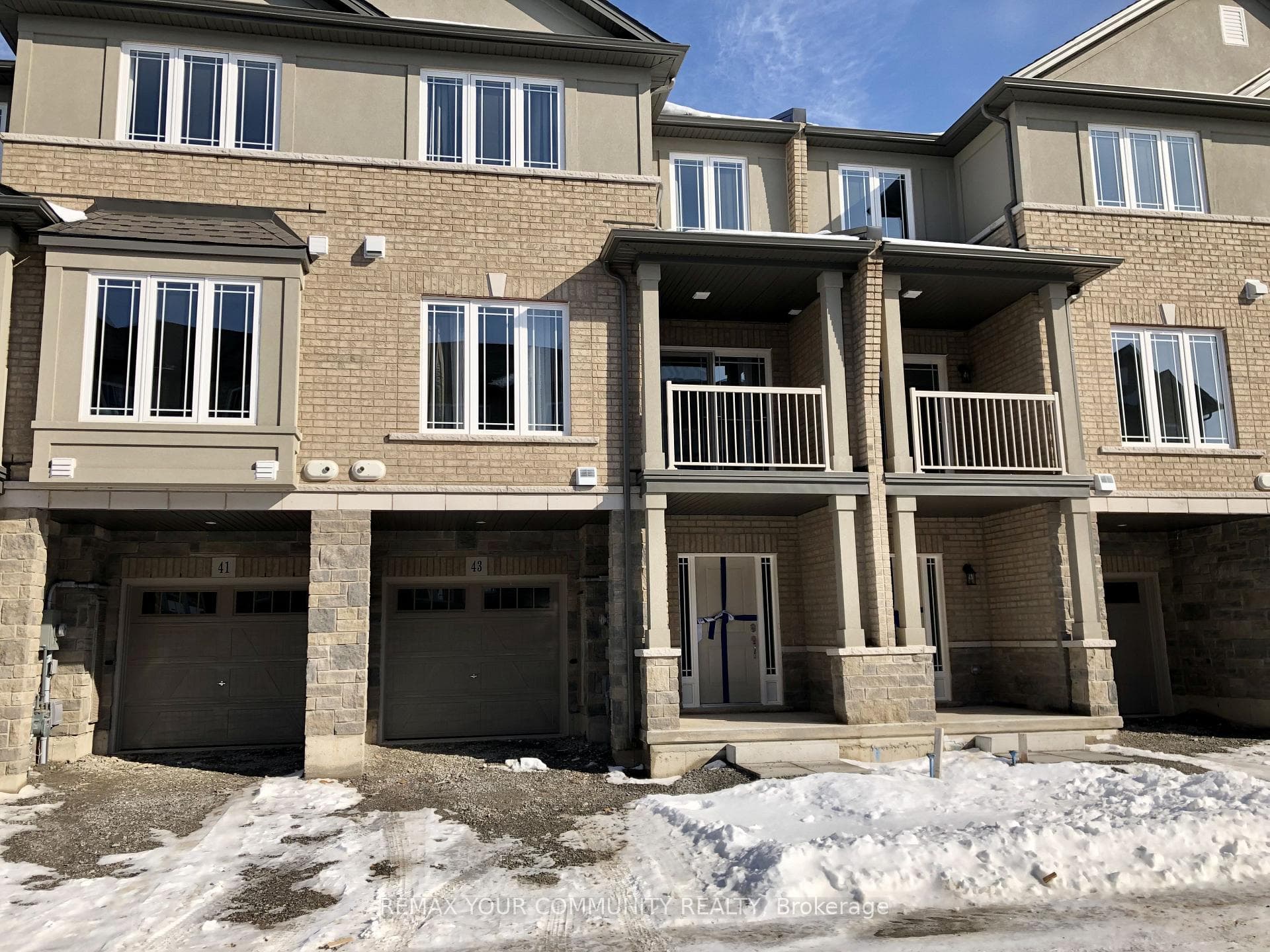 43 Laguna Village Crescent