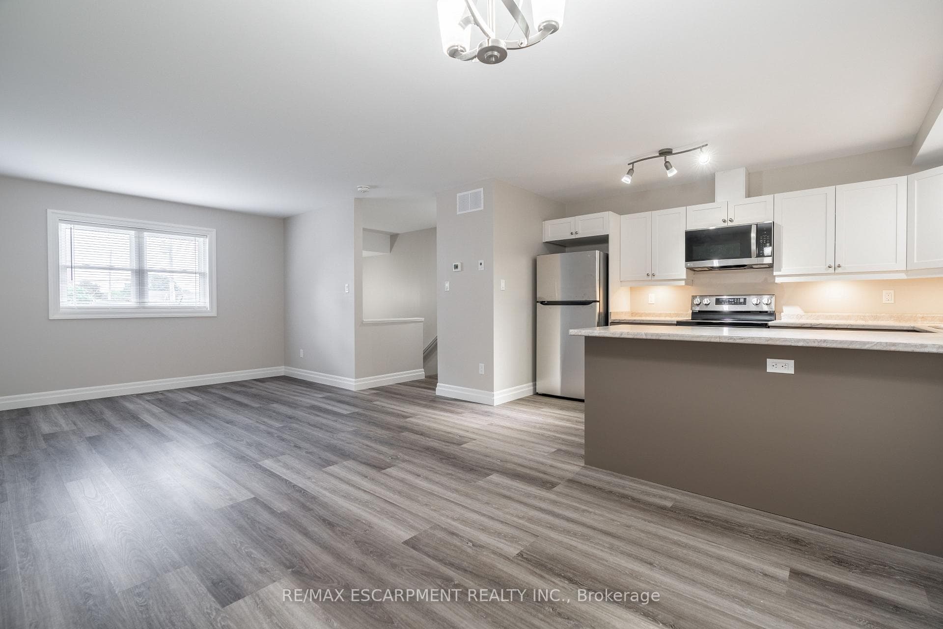 38 Viewpoint Avenue Unit 2