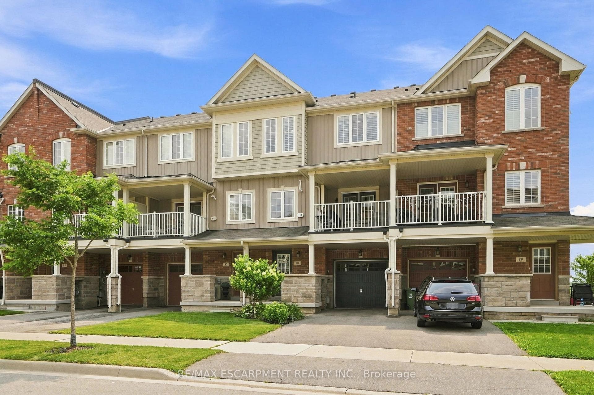 87 HUGILL Way