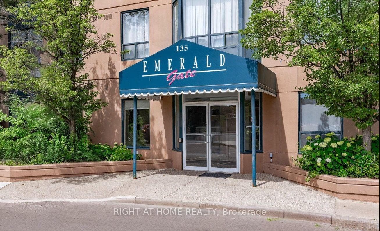 135 Hillcrest Avenue Unit 808