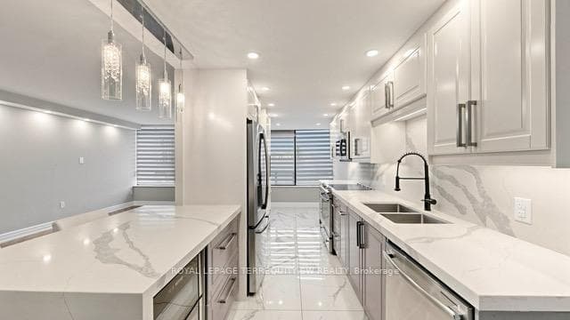 7440 Bathurst Street Unit 512